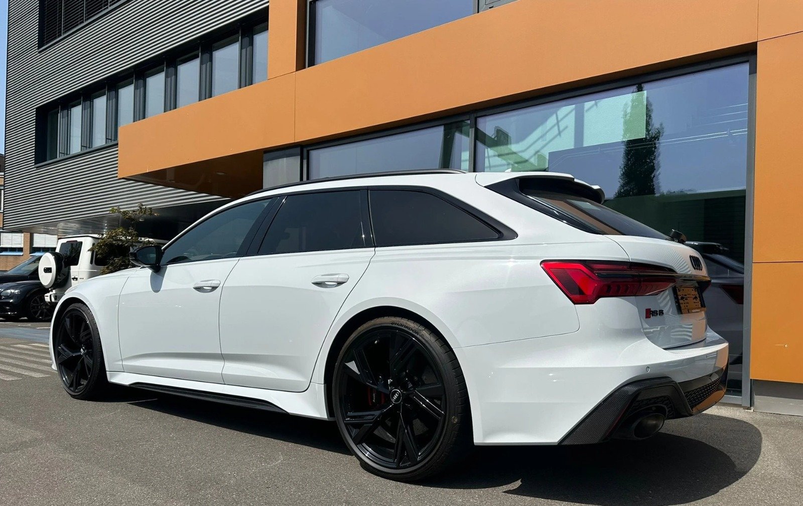 AUDI RS6 Avant 4.0 V8 TFSI quattro T-Tronic / KERAMIK, Mild-Hybrid Benzin/Elektro, Occasion / Gebraucht, Automatik - 4