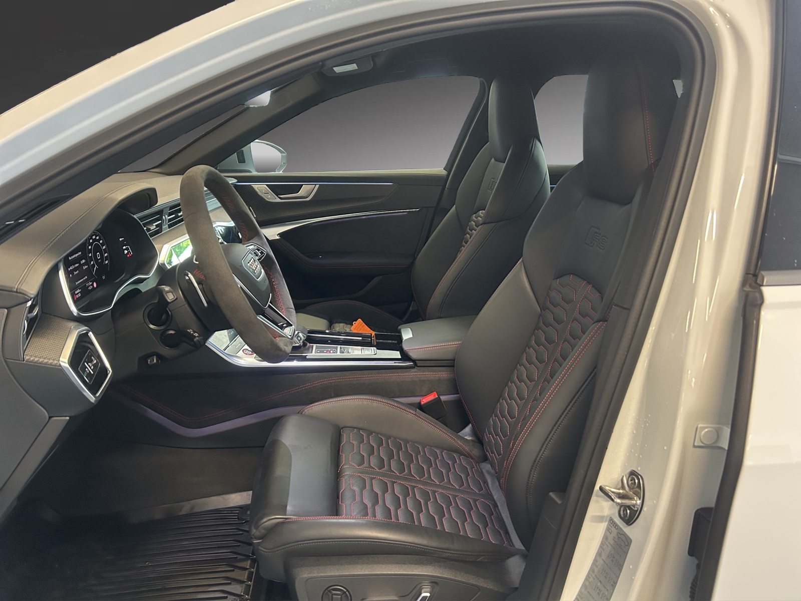 AUDI RS 6 Avant Performance, Petrol, Second hand / Used, Automatic - 6
