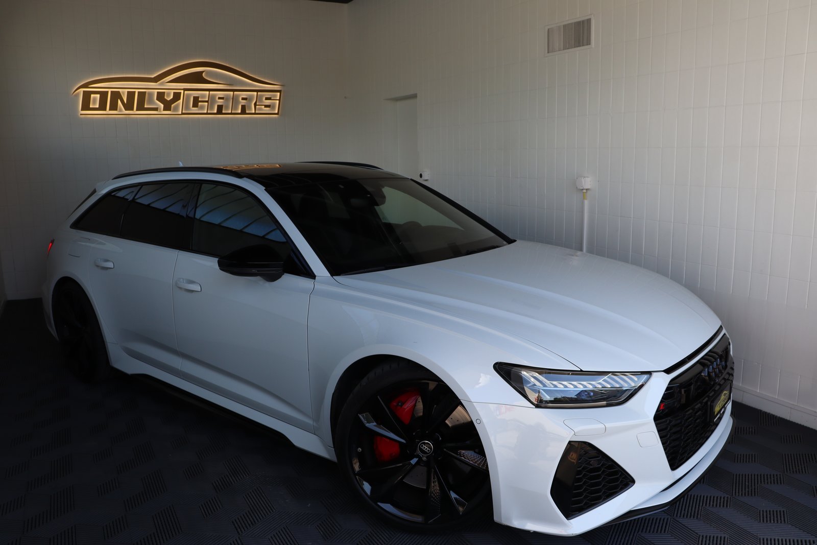 AUDI RS6 Avant 4.0 TFSI V8 quattro **CH-FZ**, Mild-Hybrid Petrol/Electric, Second hand / Used, Automatic - 3