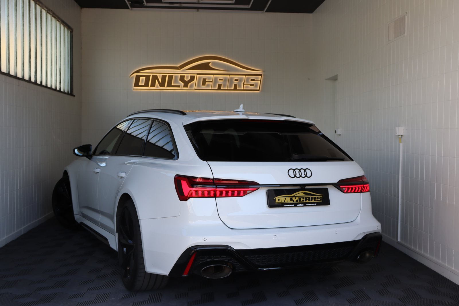 AUDI RS6 Avant 4.0 TFSI V8 quattro **CH-FZ**, Mild-Hybrid Petrol/Electric, Second hand / Used, Automatic - 5