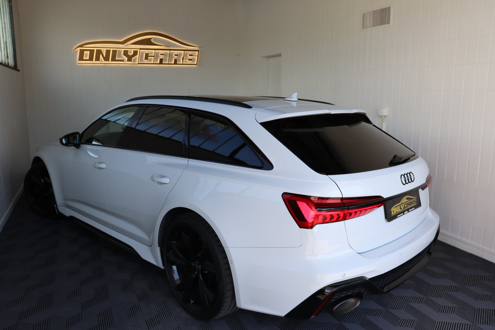 AUDI RS6 Avant 4.0 TFSI V8 quattro **CH-FZ**, Mild-Hybrid Petrol/Electric, Second hand / Used, Automatic - 7