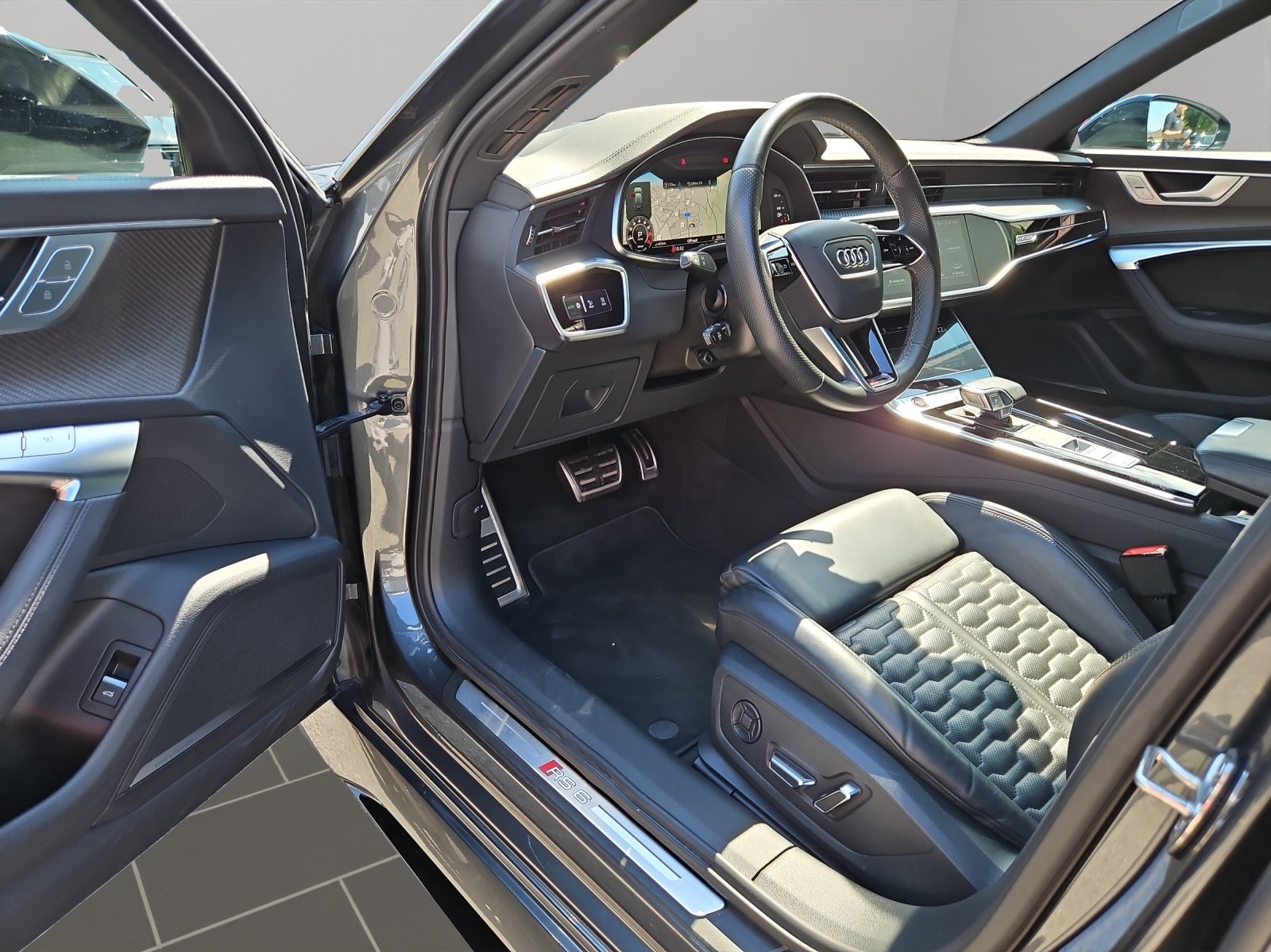 AUDI RS6 Avant 4.0 TFSI V8 quattro, Mild-Hybrid Petrol/Electric, Second hand / Used, Automatic - 5