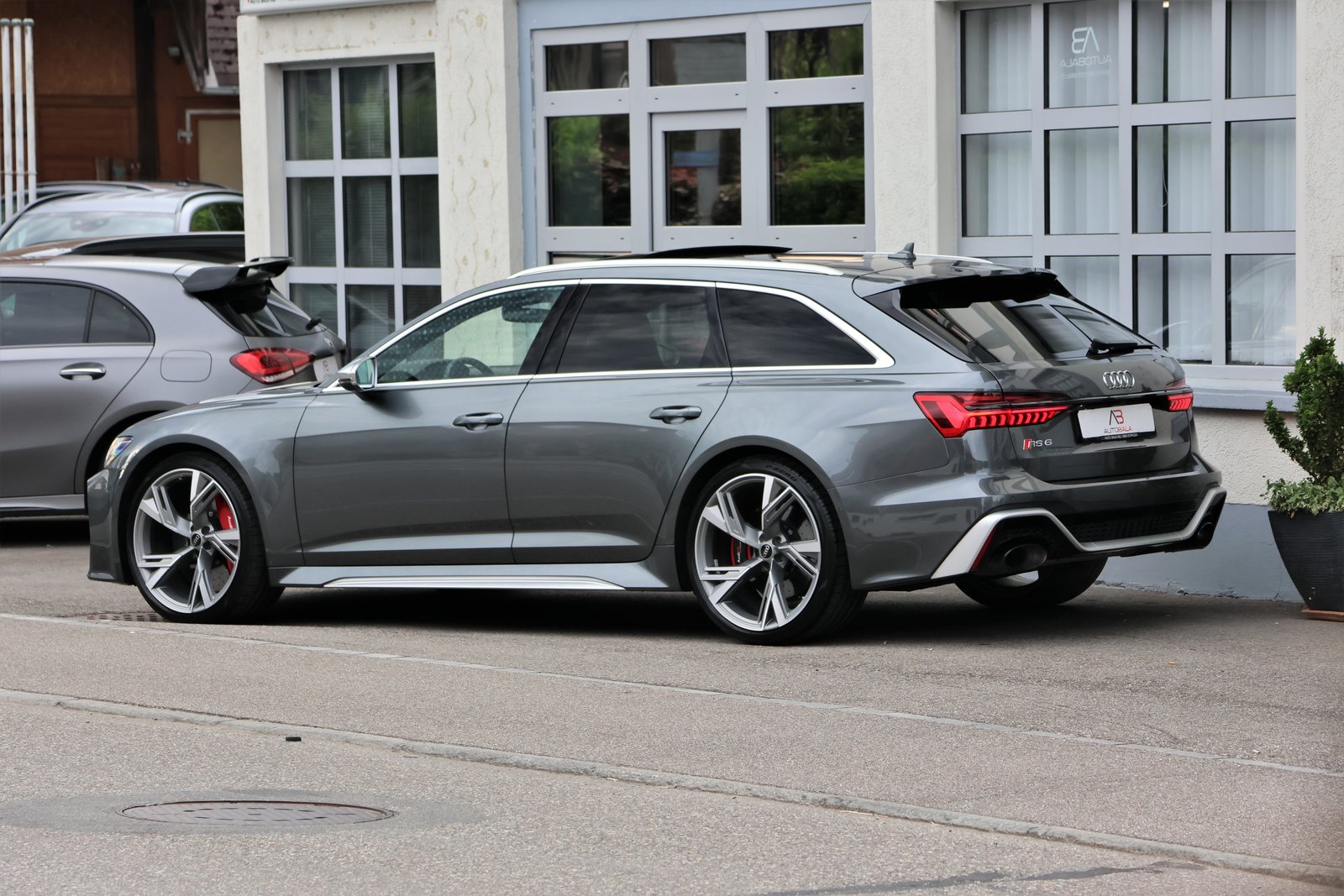 AUDI RS6 Avant 4.0 TFSI V8 quattro VOLLAUSSTATTUNG, Mild-Hybrid Benzin/Elektro, Occasion / Gebraucht, Automatik - 5