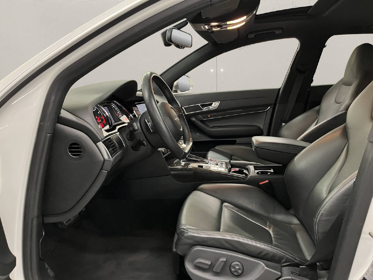 AUDI RS6 Avant 5.0 V10 TFSI quattro T-Tronic, Benzin, Occasion / Gebraucht, Automatik - 7