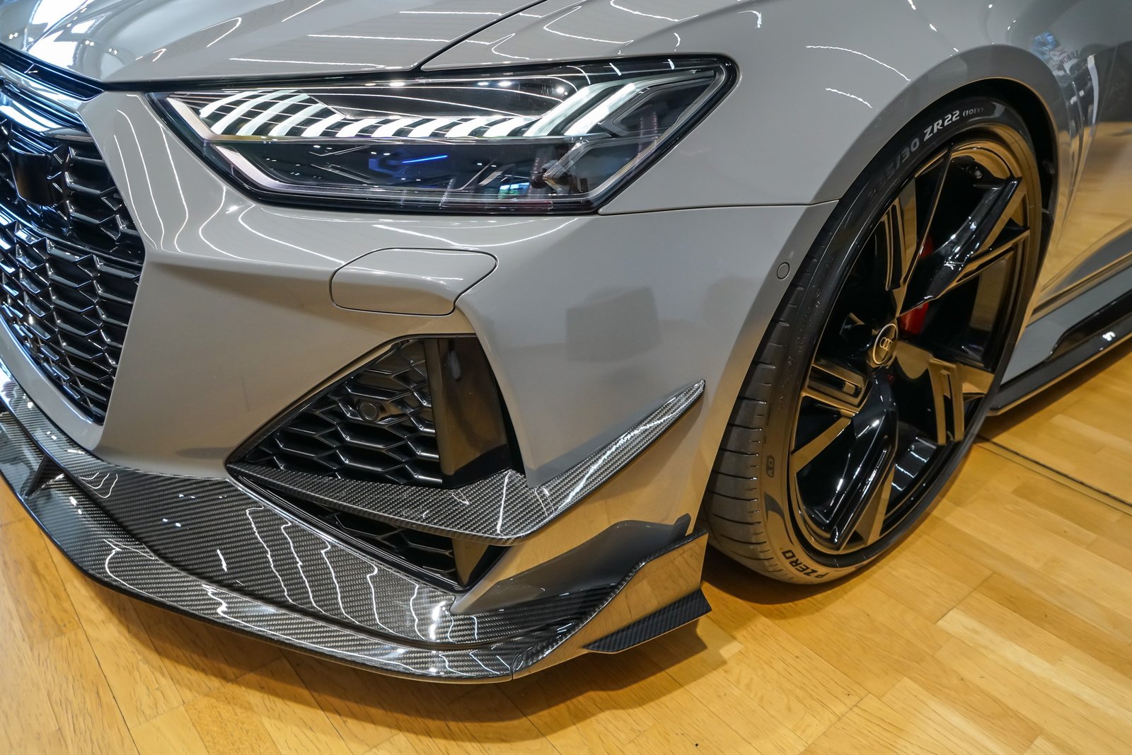 AUDI RS6 Avant 4.0 TFSI V8 quattro Carbon Bodykit, Mild-Hybrid Benzin/Elektro, Occasion / Gebraucht, Automatik - 6