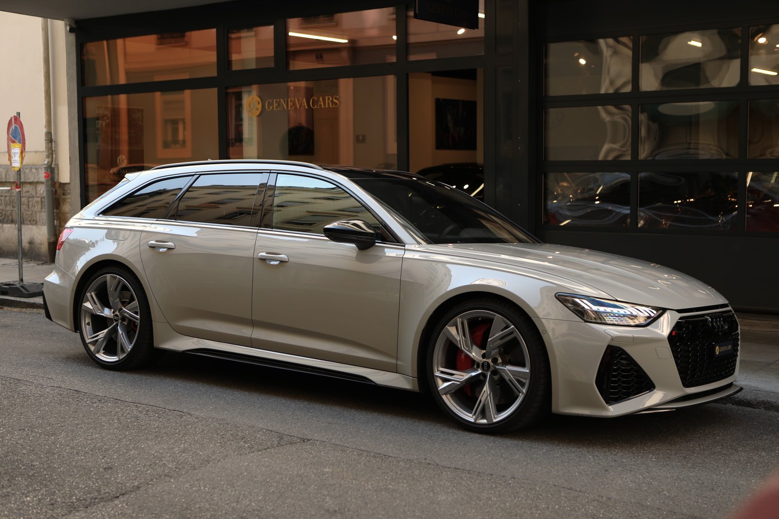 AUDI RS6 Avant 4.0 TFSI V8 quattro, Hybride Léger Essence/Électricité, Occasion / Utilisé, Automatique - 4