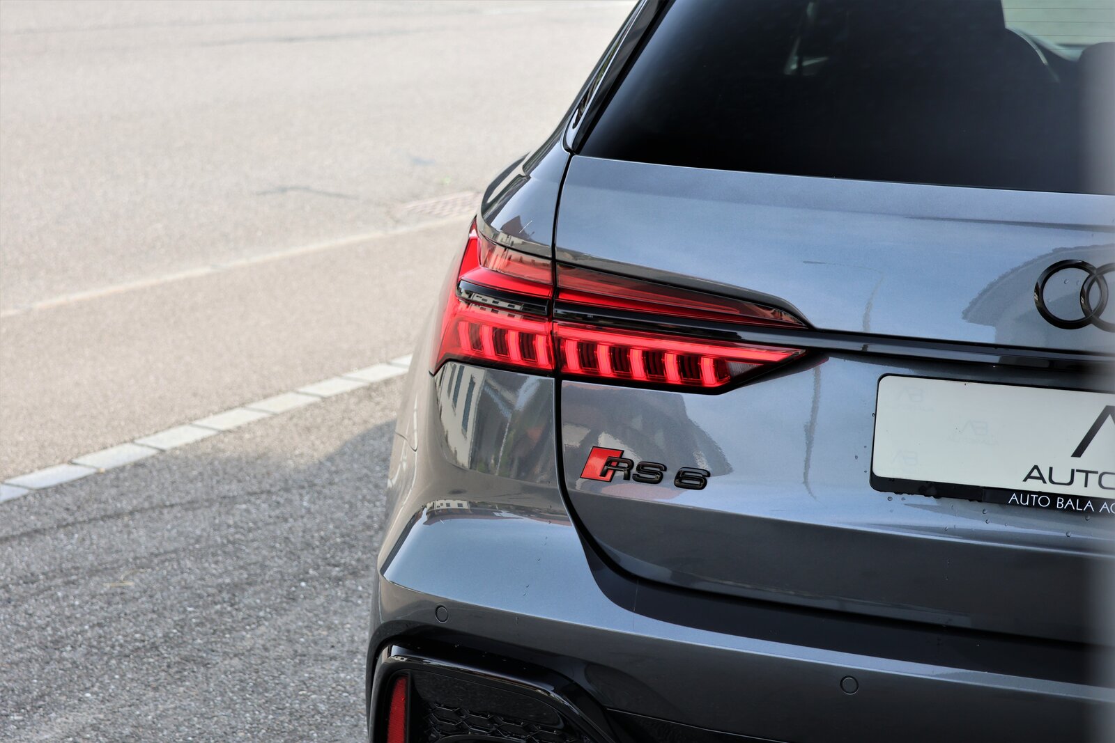 AUDI RS6 Avant 4.0 TFSI V8 quattro, Mild-Hybrid Benzin/Elektro, Occasion / Gebraucht, Automatik - 6
