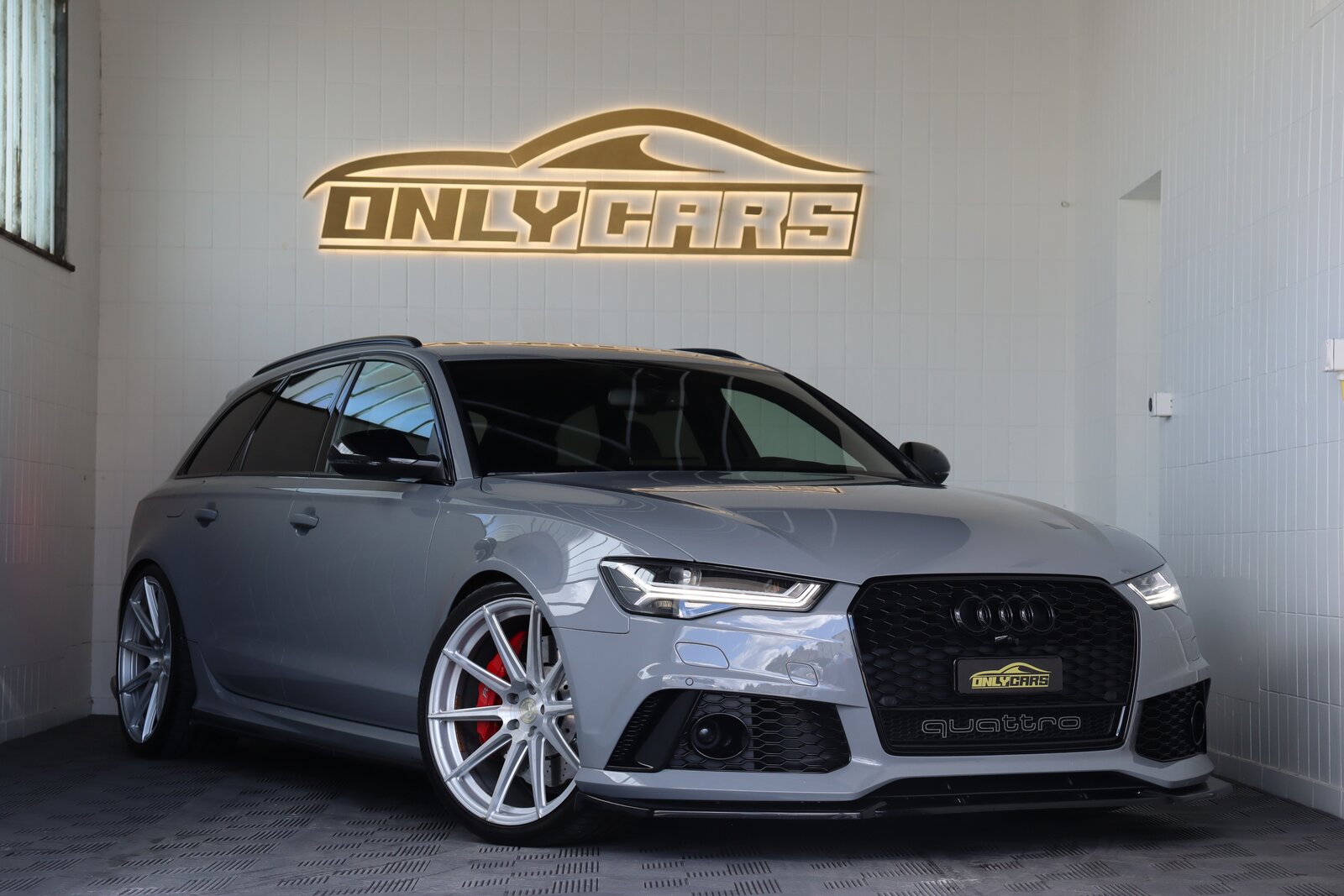 AUDI RS6 Avant 4.0 TFSI V8 QUATTRO TIPTRONIC ** MILLTEK AUSP
