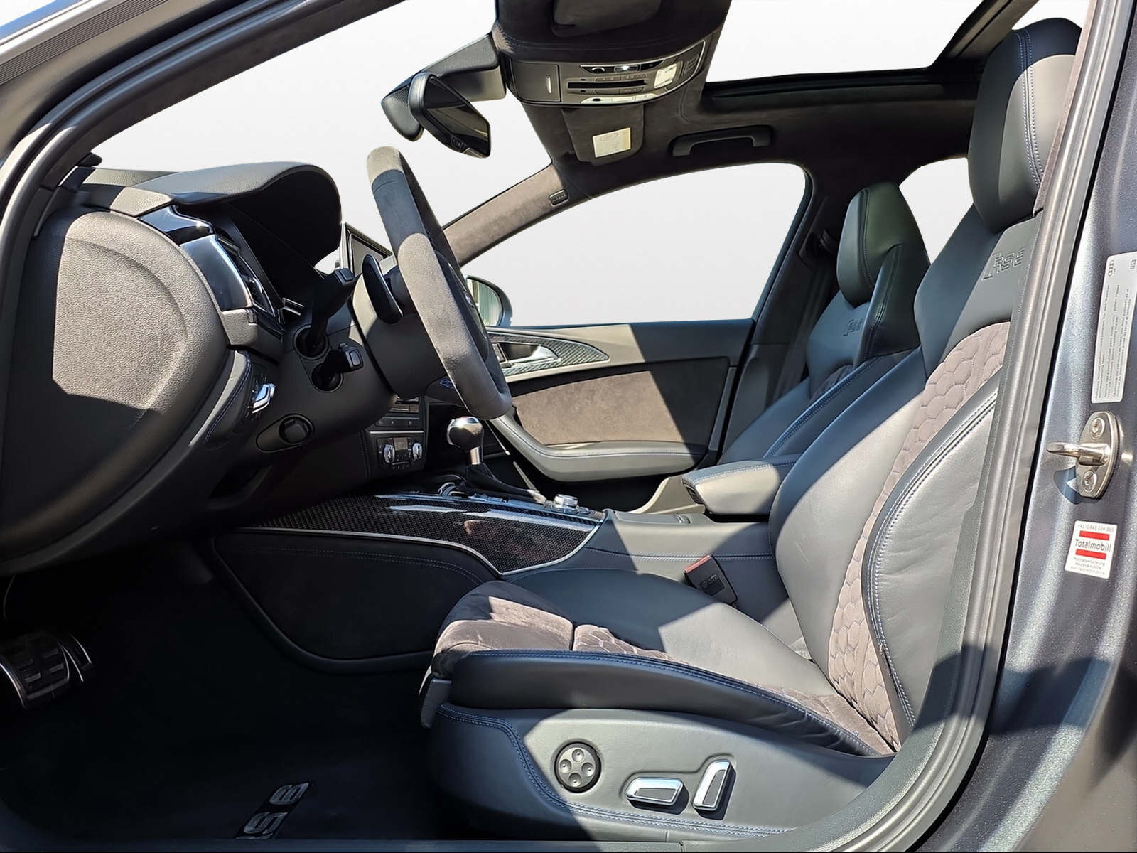 AUDI RS6 Avant performance, Benzin, Occasion / Gebraucht, Automatik - 7