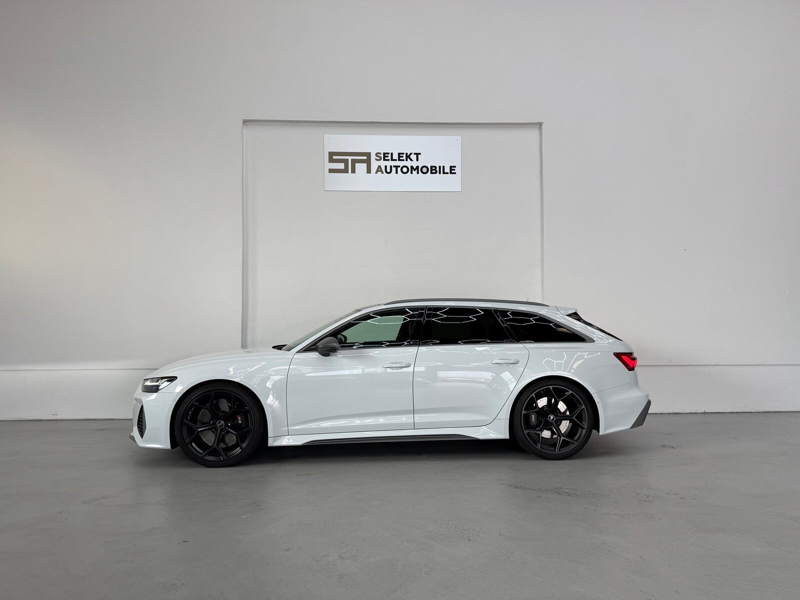 AUDI RS6 Avant 4.0 TFSI V8 Performance quattro, Mild-Hybrid Petrol/Electric, Second hand / Used, Automatic - 3