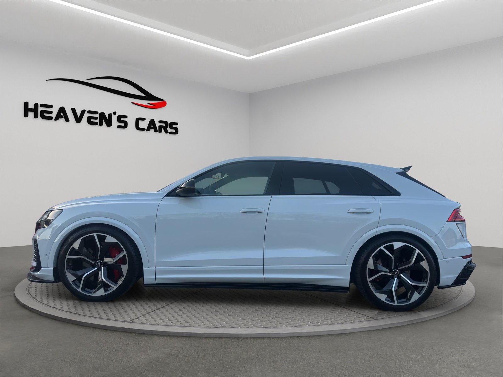 AUDI RSQ8 quattro tiptronic, Mild-Hybrid Benzin/Elektro, Occasion / Gebraucht, Automatik - 7