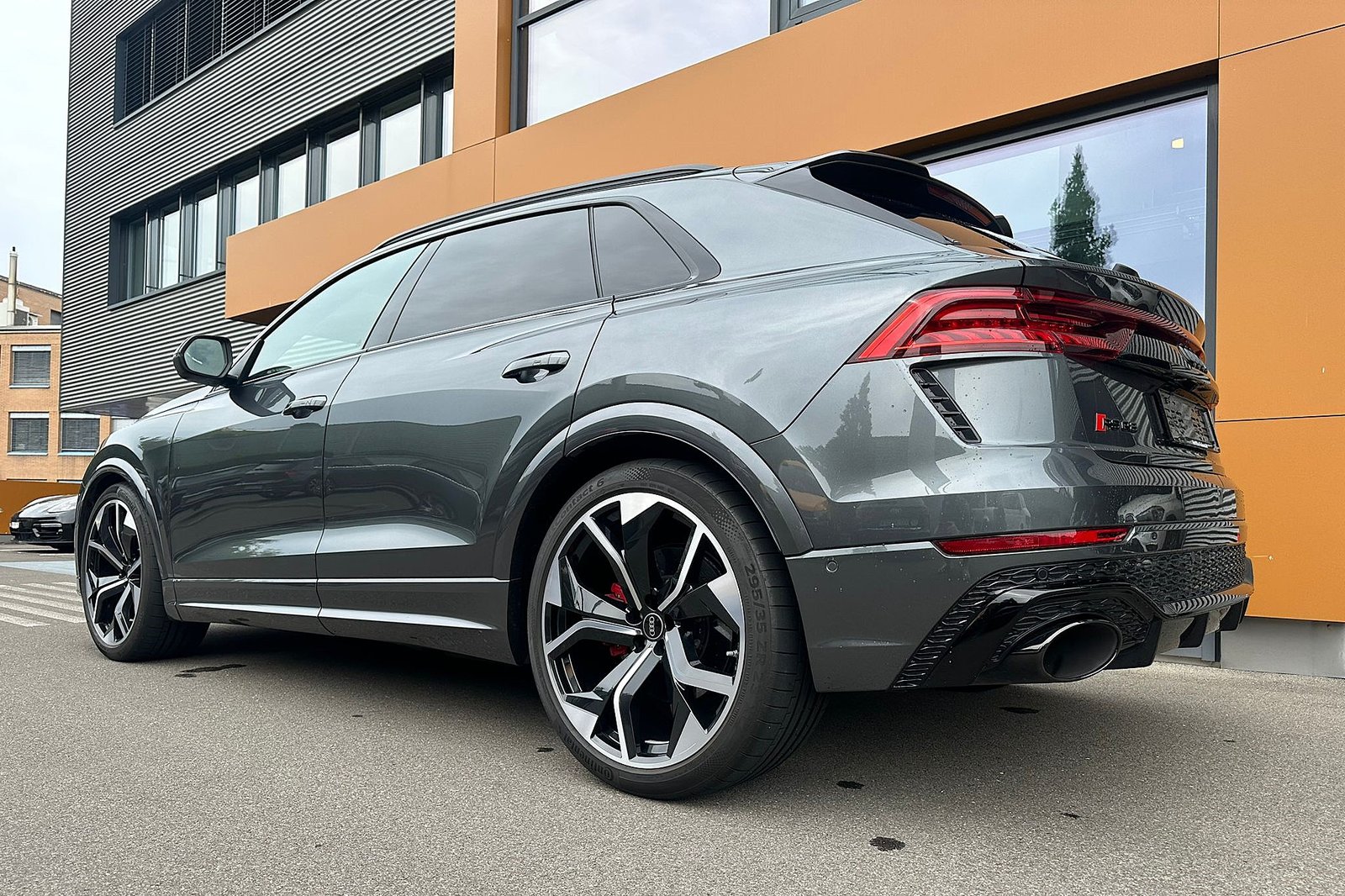 AUDI RS Q8 4.0 V8 TFSI quattro T-Tronic, Mild-Hybrid Benzin/Elektro, Occasion / Gebraucht, Automatik - 3