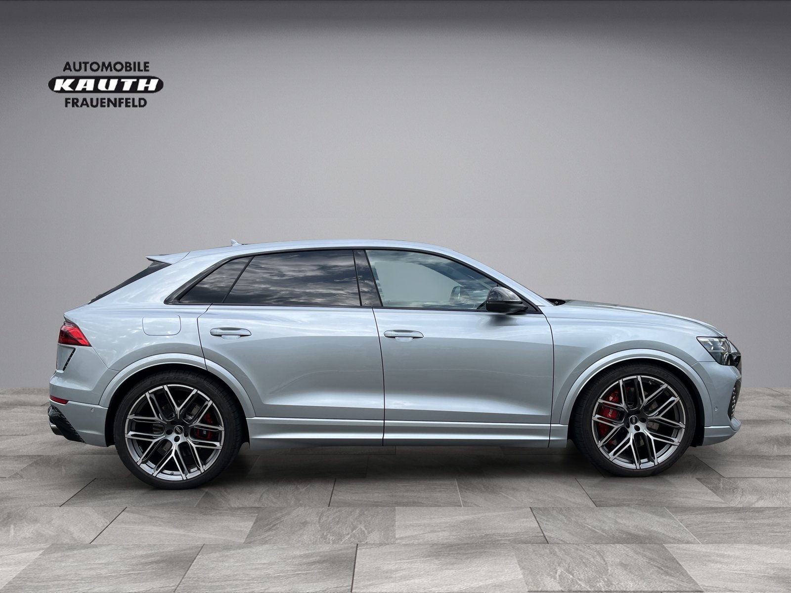 AUDI RSQ8 quattro*New RSQ8 Modell,Sthz,AHK,(5-Jahre Werksgar, Mild-Hybrid Benzin/Elektro, Occasion / Gebraucht, Automatik - 7