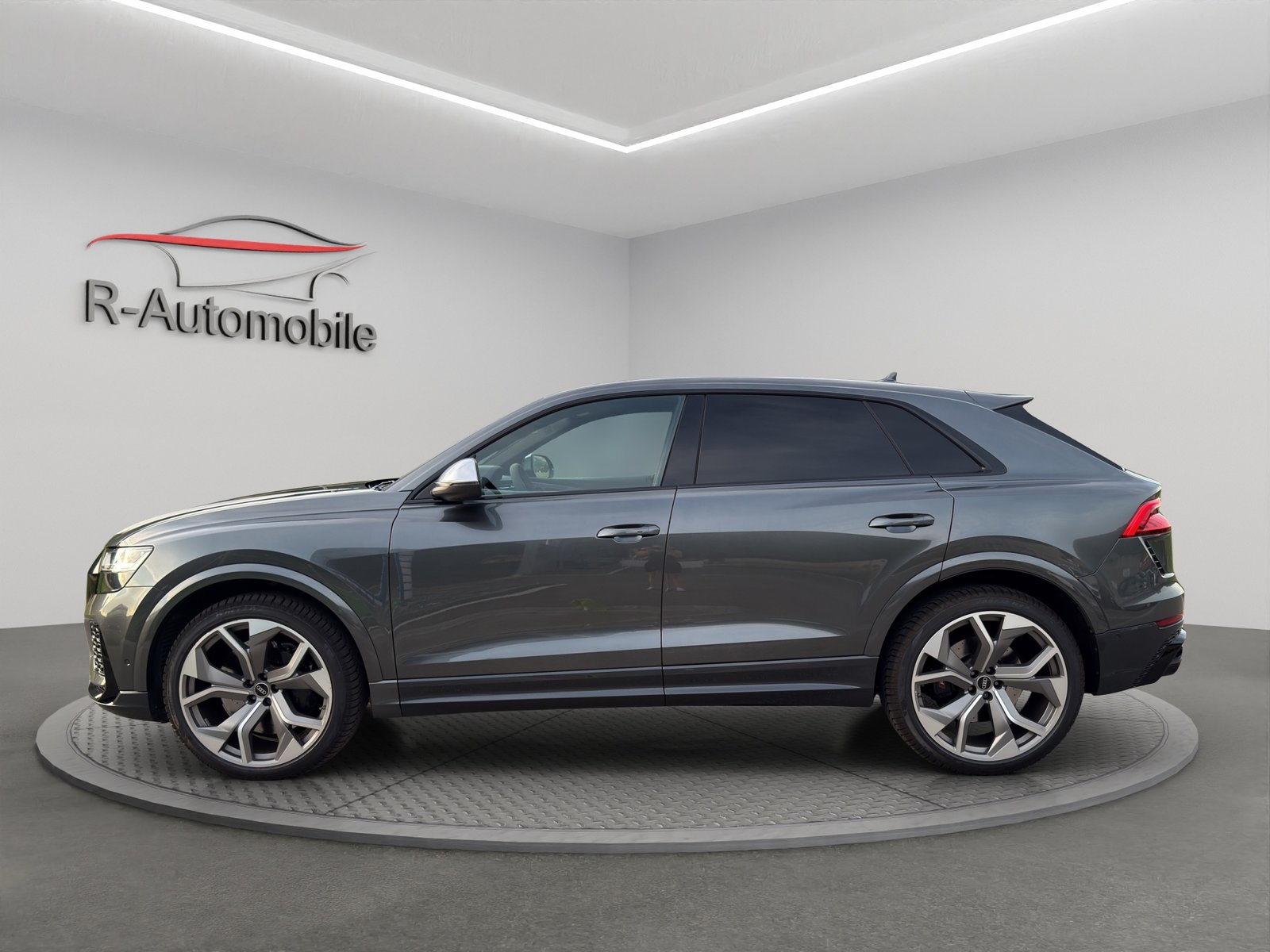 AUDI RSQ8 Quattro Tiptronic, Mild-Hybrid Petrol/Electric, Second hand / Used, Automatic - 2