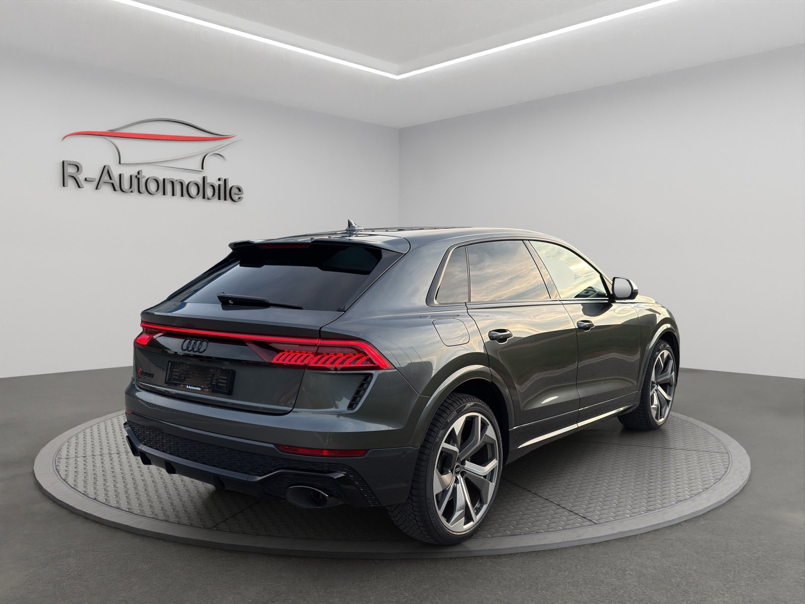 AUDI RSQ8 Quattro Tiptronic, Mild-Hybrid Petrol/Electric, Second hand / Used, Automatic - 5