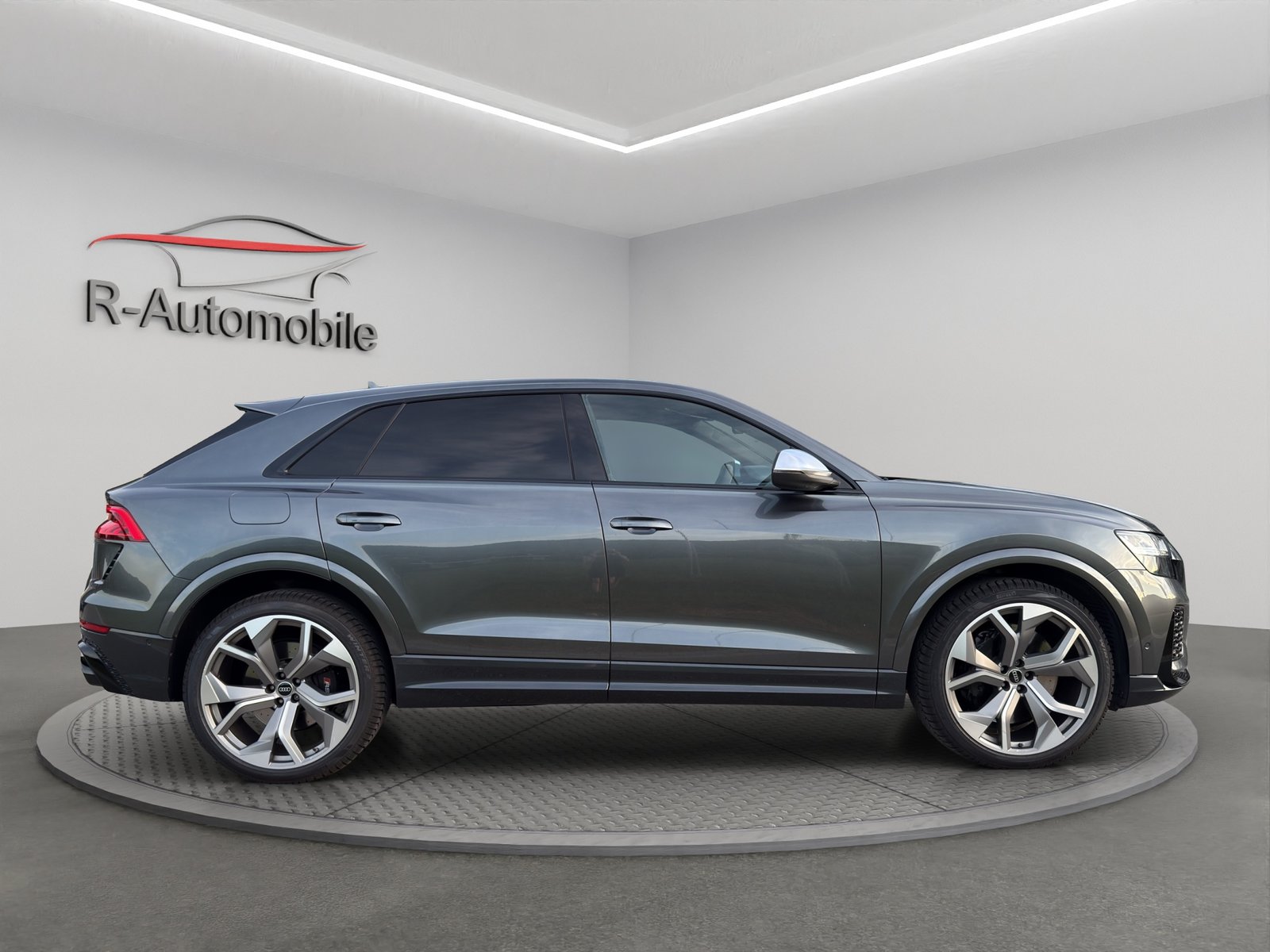 AUDI RSQ8 Quattro Tiptronic, Mild-Hybrid Petrol/Electric, Second hand / Used, Automatic - 6
