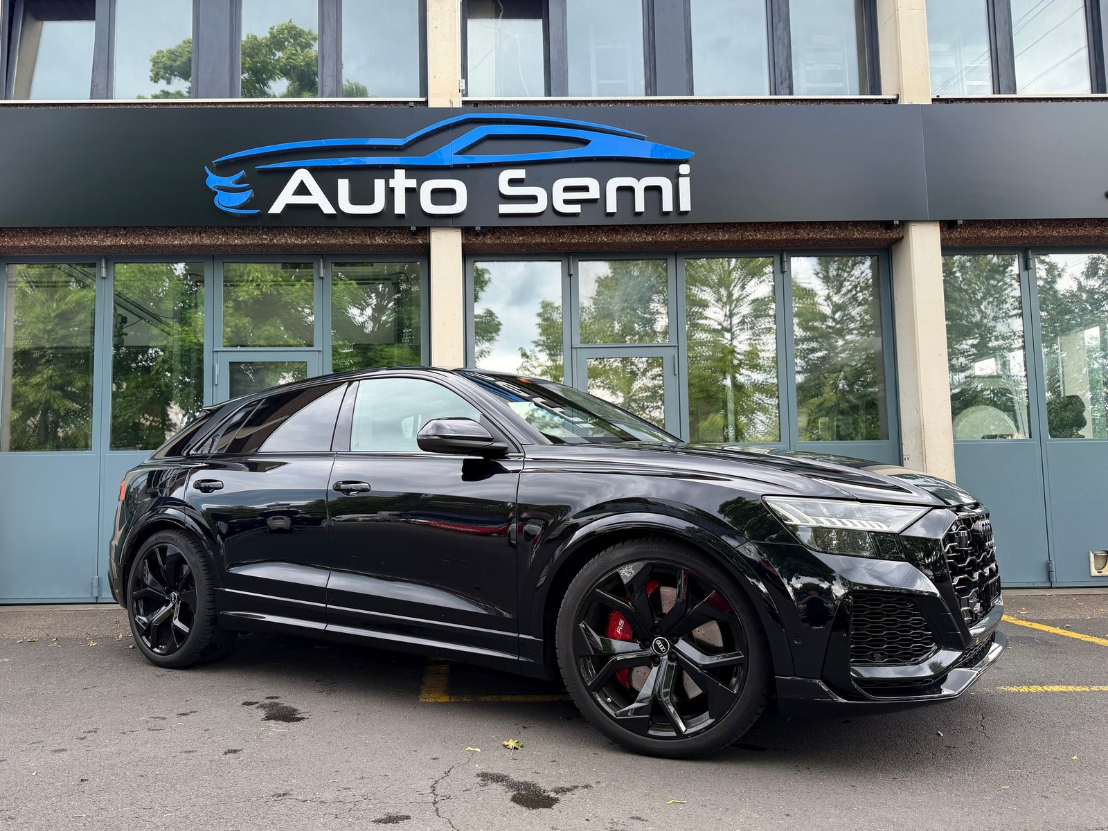 AUDI RSQ8 quattro tiptronic
