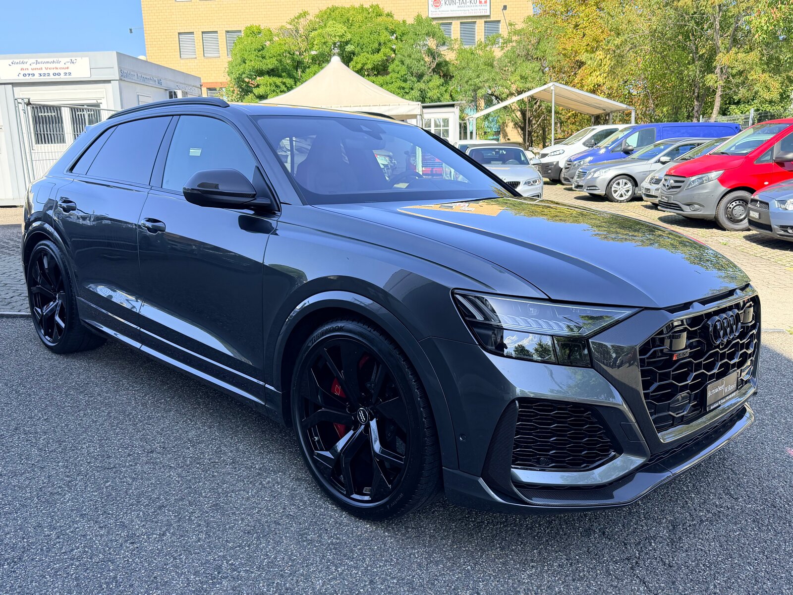 AUDI RSQ8 quattro tiptronic