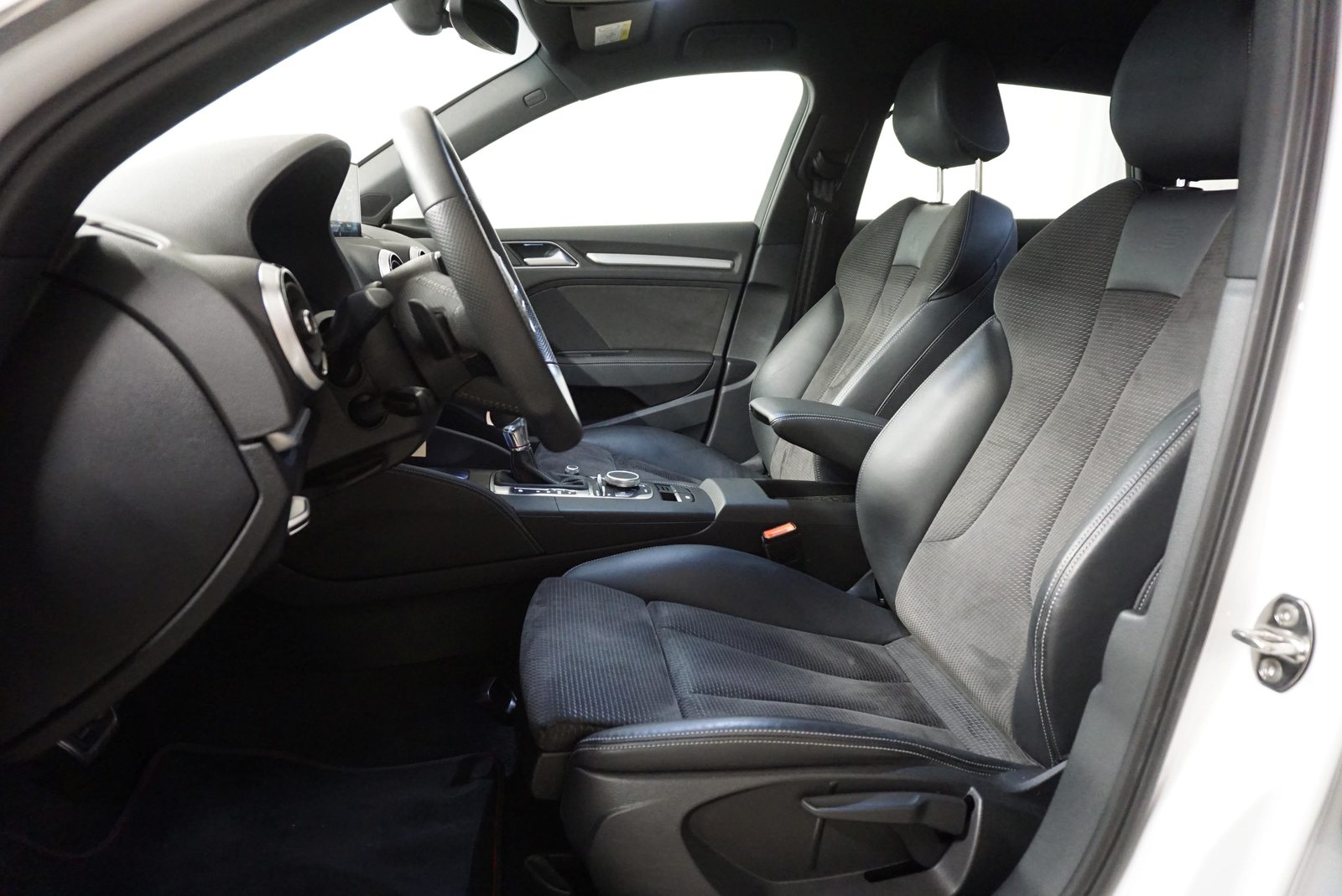 AUDI S3 Sportback, Petrol, Second hand / Used, Automatic - 7