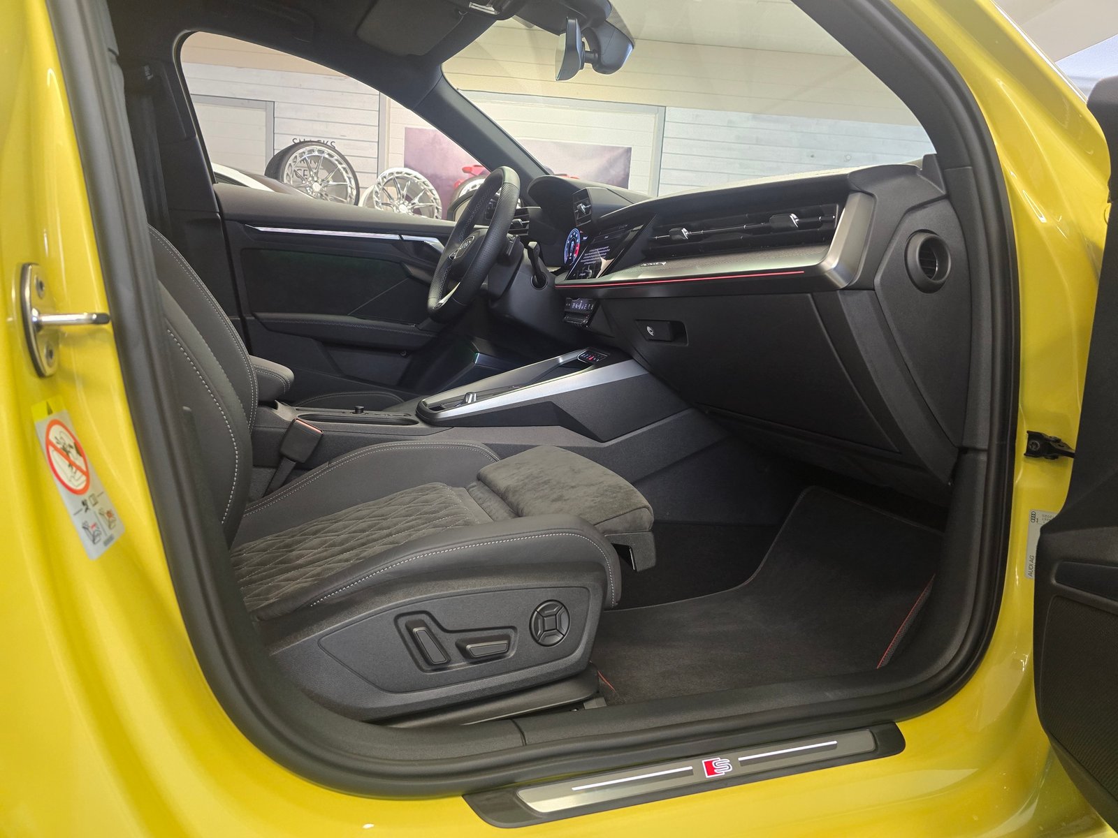 AUDI S3 Sportback 2.0 TFSI quattro CARBON - Sonderlackierung, Essence, Occasion / Utilisé, Automatique - 7