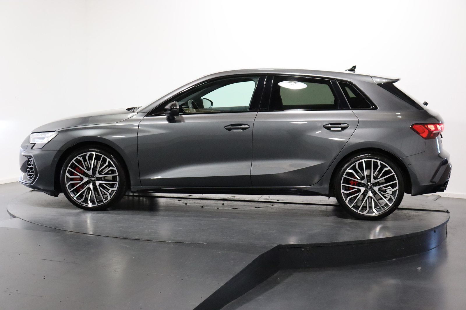 AUDI S3 Sportback 2.0 TFSI quattro S-Tronic, Hybride Léger Essence/Électricité, Occasion / Utilisé, Automatique - 2