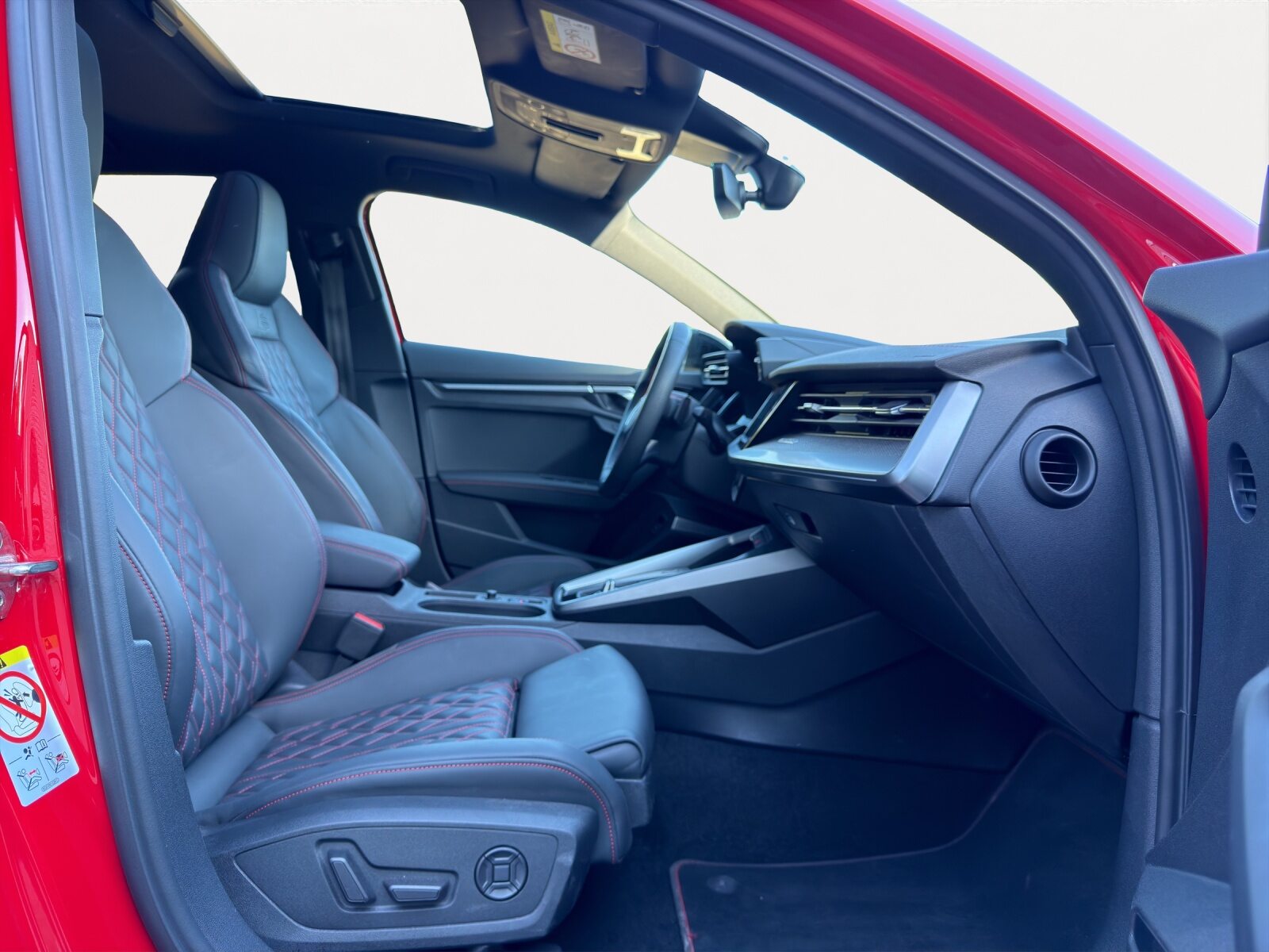 AUDI S3 Sportback, Benzin, Occasion / Gebraucht, Automatik - 7