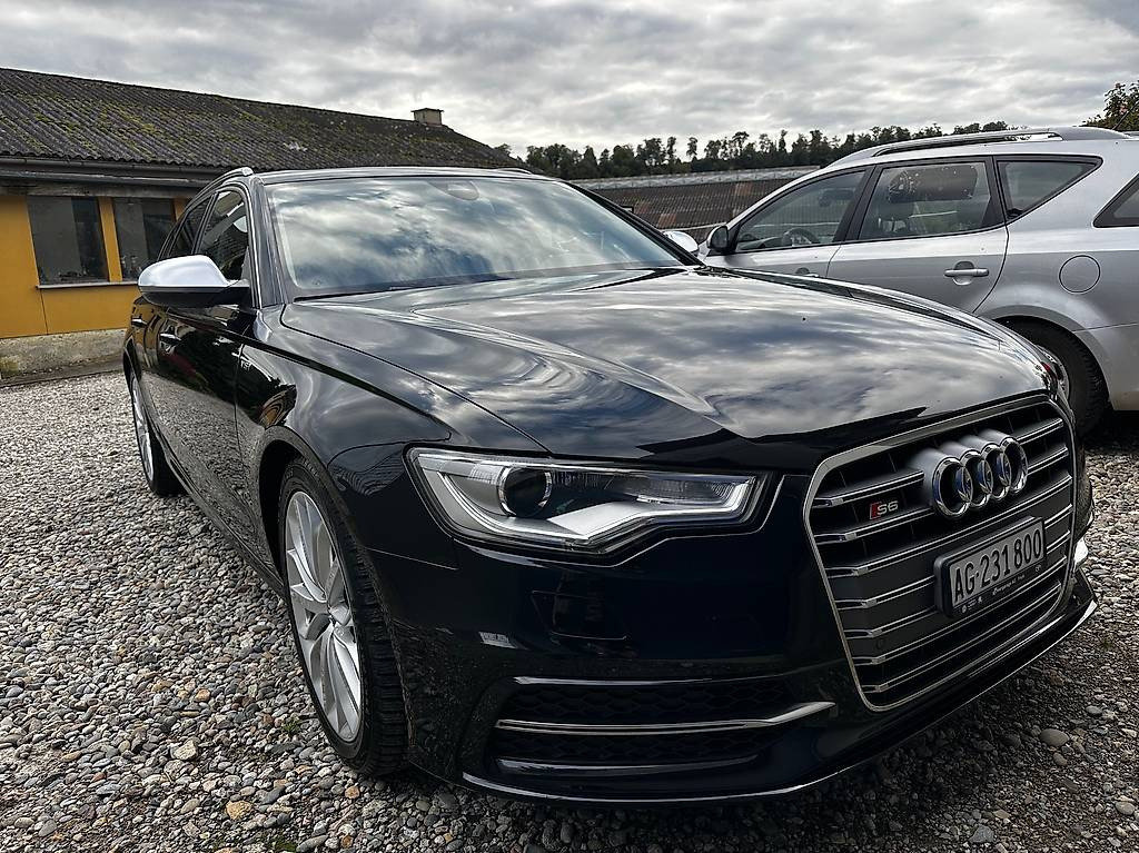 AUDI S6 4.0 V8 TFSI quattro S-Tronic