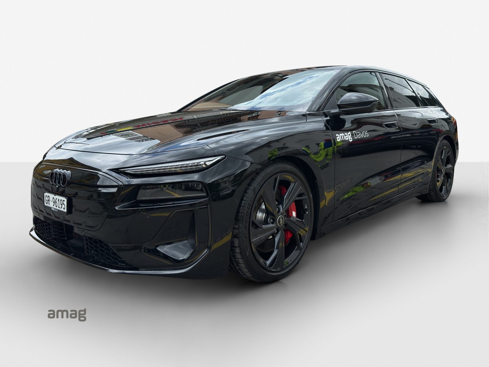 AUDI S6 Avant e-tron