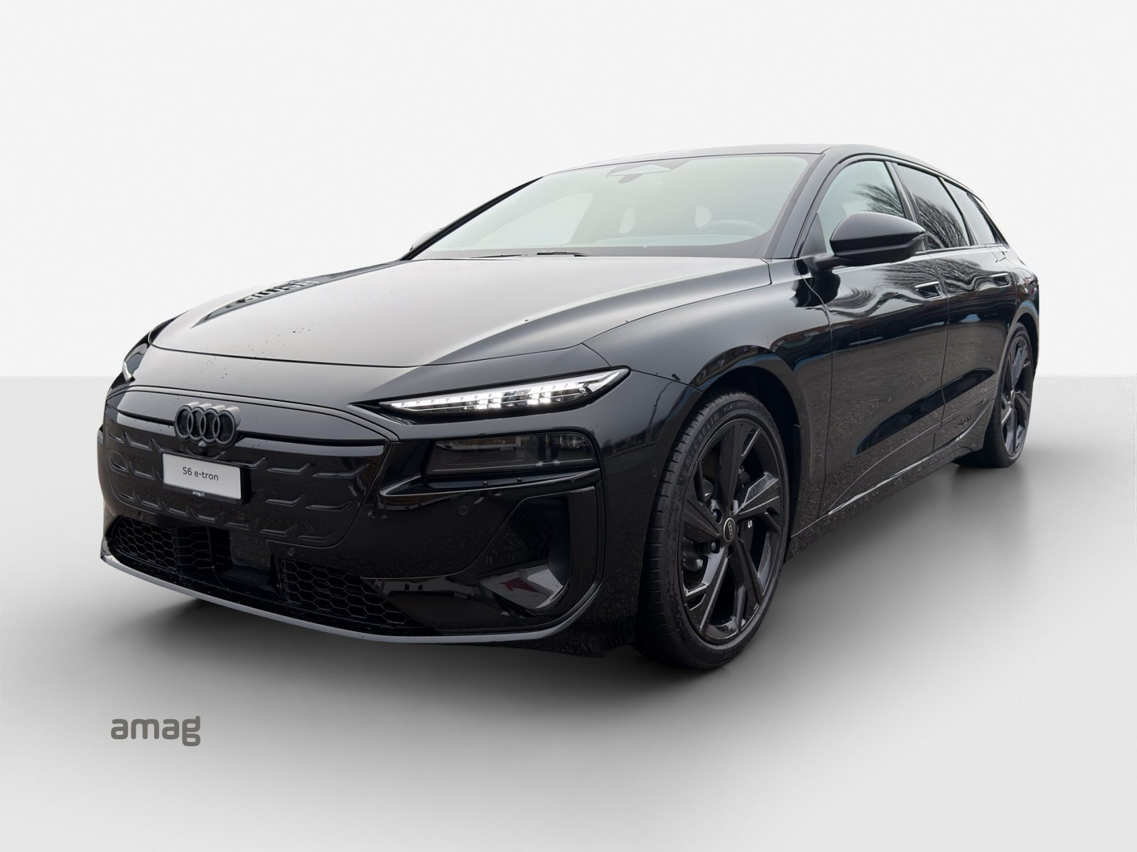 AUDI S6 Avant e-tron
