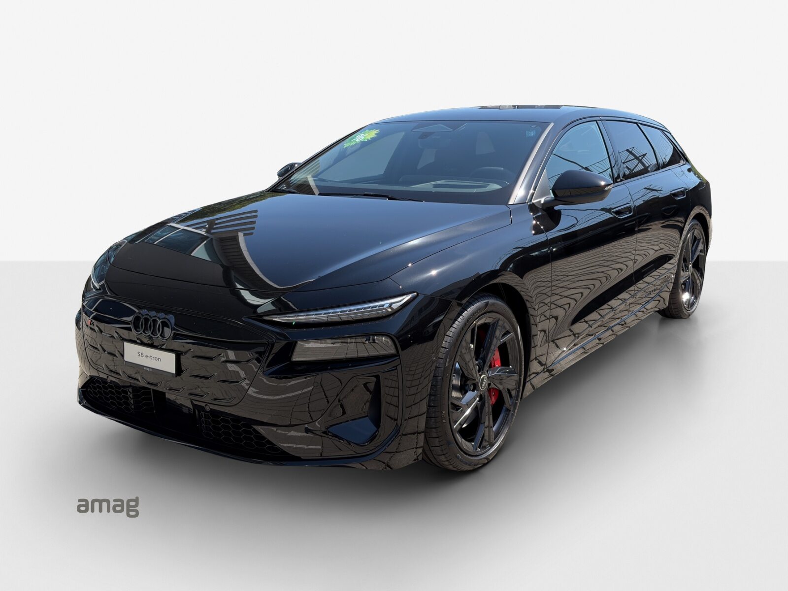 AUDI S6 Avant e-tron