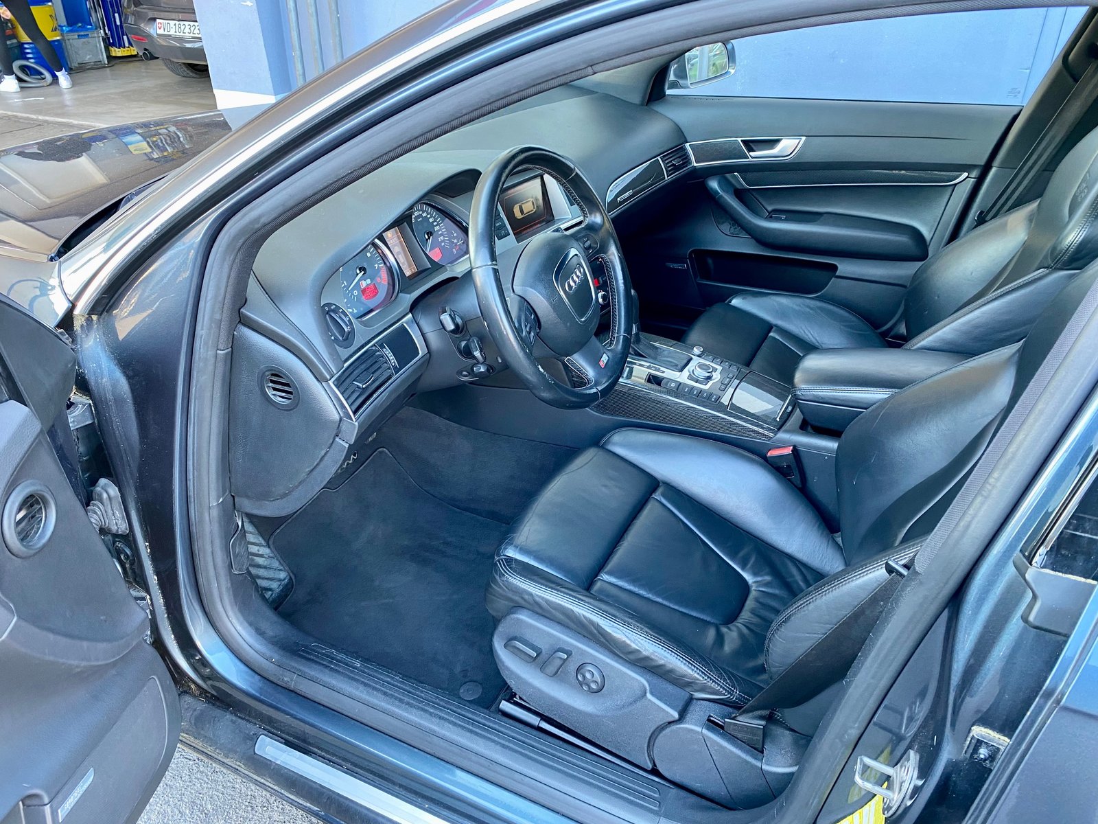 AUDI S6 Avant 5.2 V10 quattro tiptronic, Benzin, Occasion / Gebraucht, Automatik - 7
