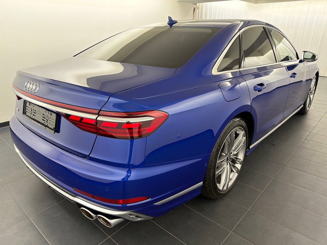 AUDI S8 TFSI quatt. tiptronic, Mild-Hybrid Petrol/Electric, Second hand / Used, Automatic - 3