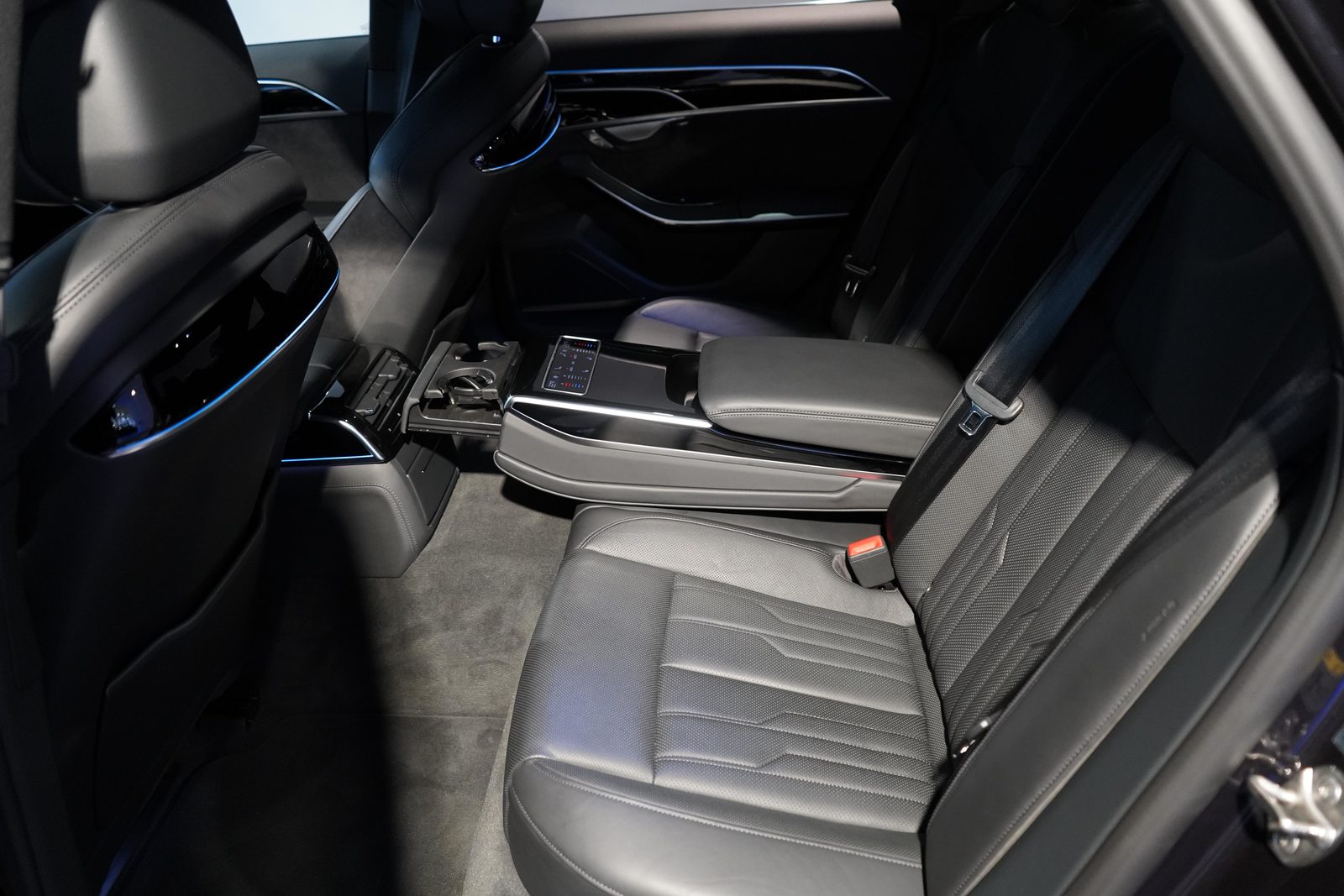 AUDI S8 4.0 V8 TFSI quattro T-Tronic, Mild-Hybrid Petrol/Electric, Second hand / Used, Automatic - 6