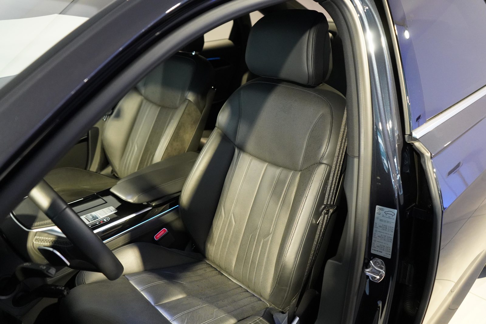 AUDI S8 4.0 V8 TFSI quattro T-Tronic, Mild-Hybrid Petrol/Electric, Second hand / Used, Automatic - 7