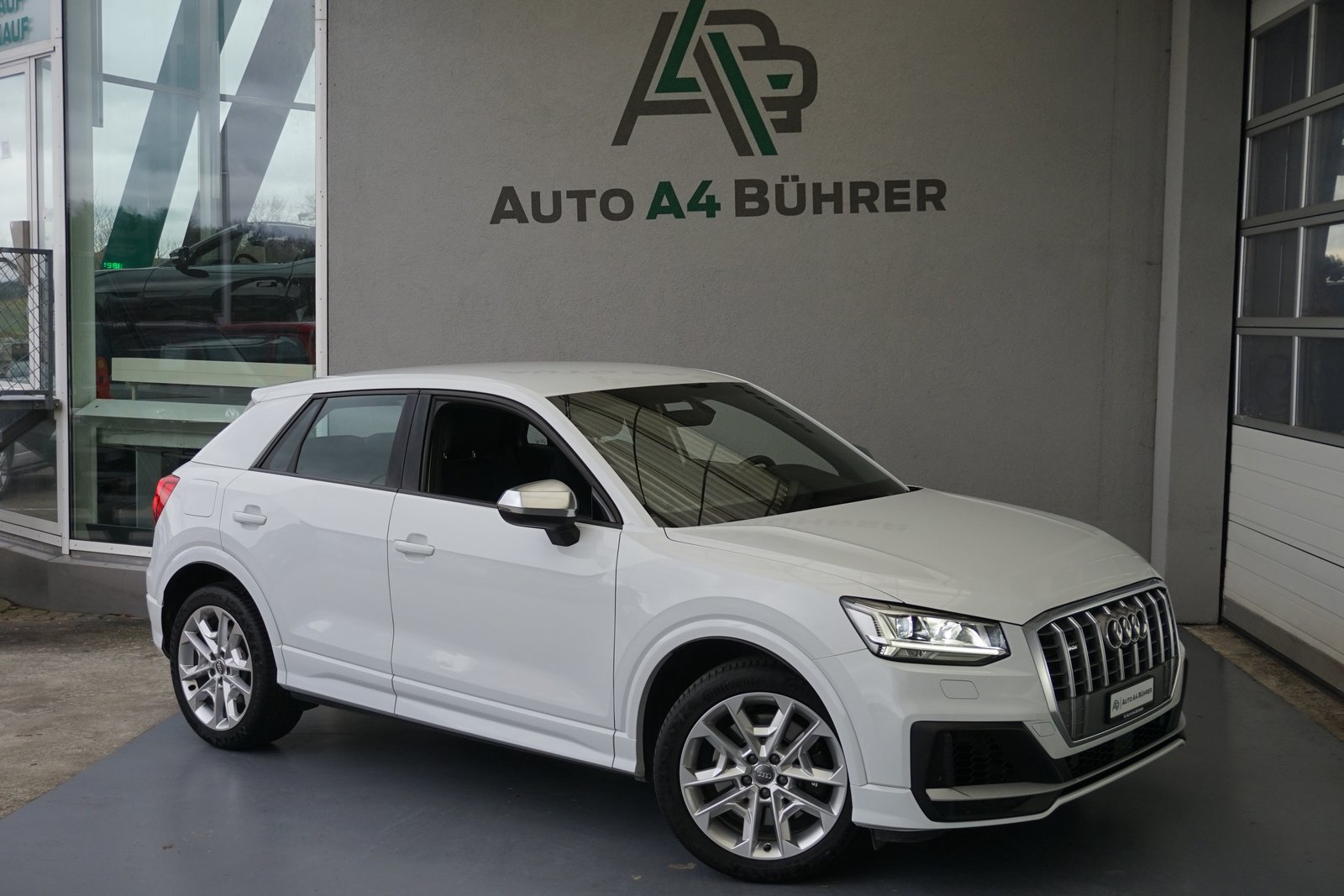AUDI SQ2 TFSI quattro, Petrol, Second hand / Used, Automatic - 2