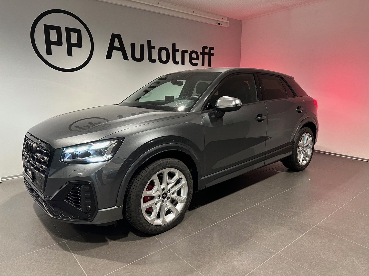 AUDI SQ2 TFSI, Benzin, Occasion / Gebraucht, Automatik - 2
