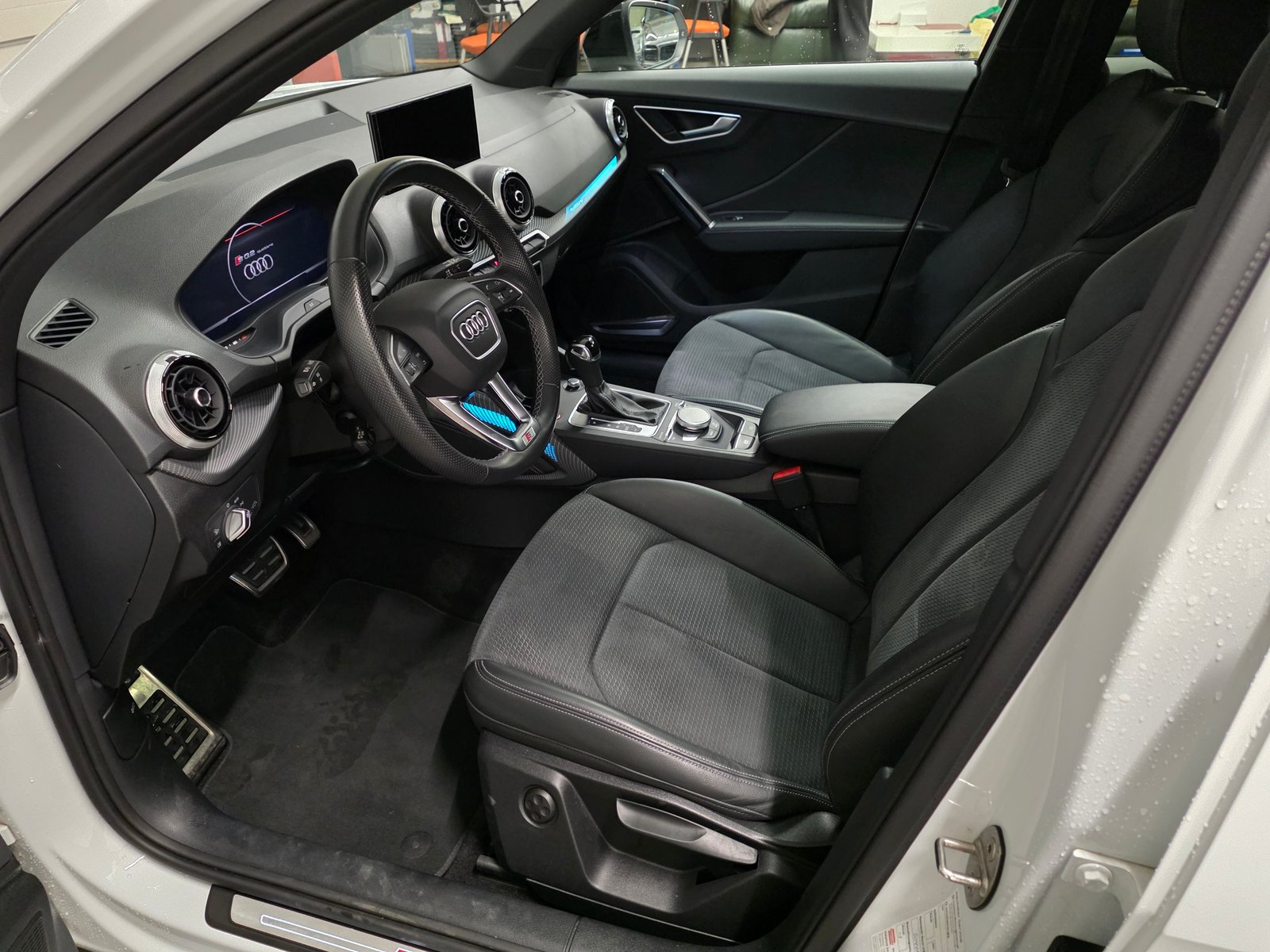 AUDI SQ2 TFSI quattro S-tronic, Petrol, Second hand / Used, Automatic - 4