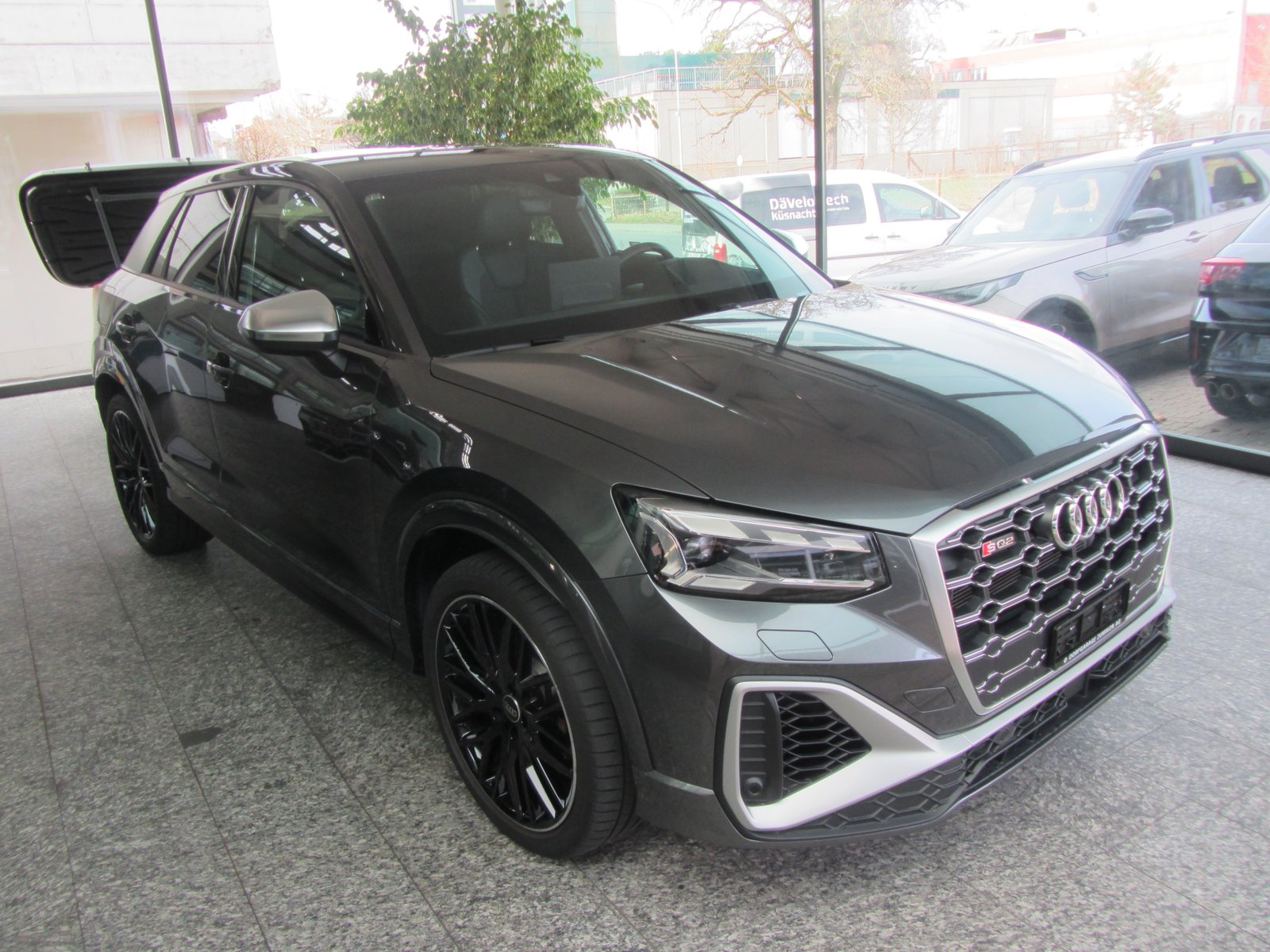 AUDI SQ2 TFSI quattro S-tronic, Benzin, Occasion / Gebraucht, Automatik - 2