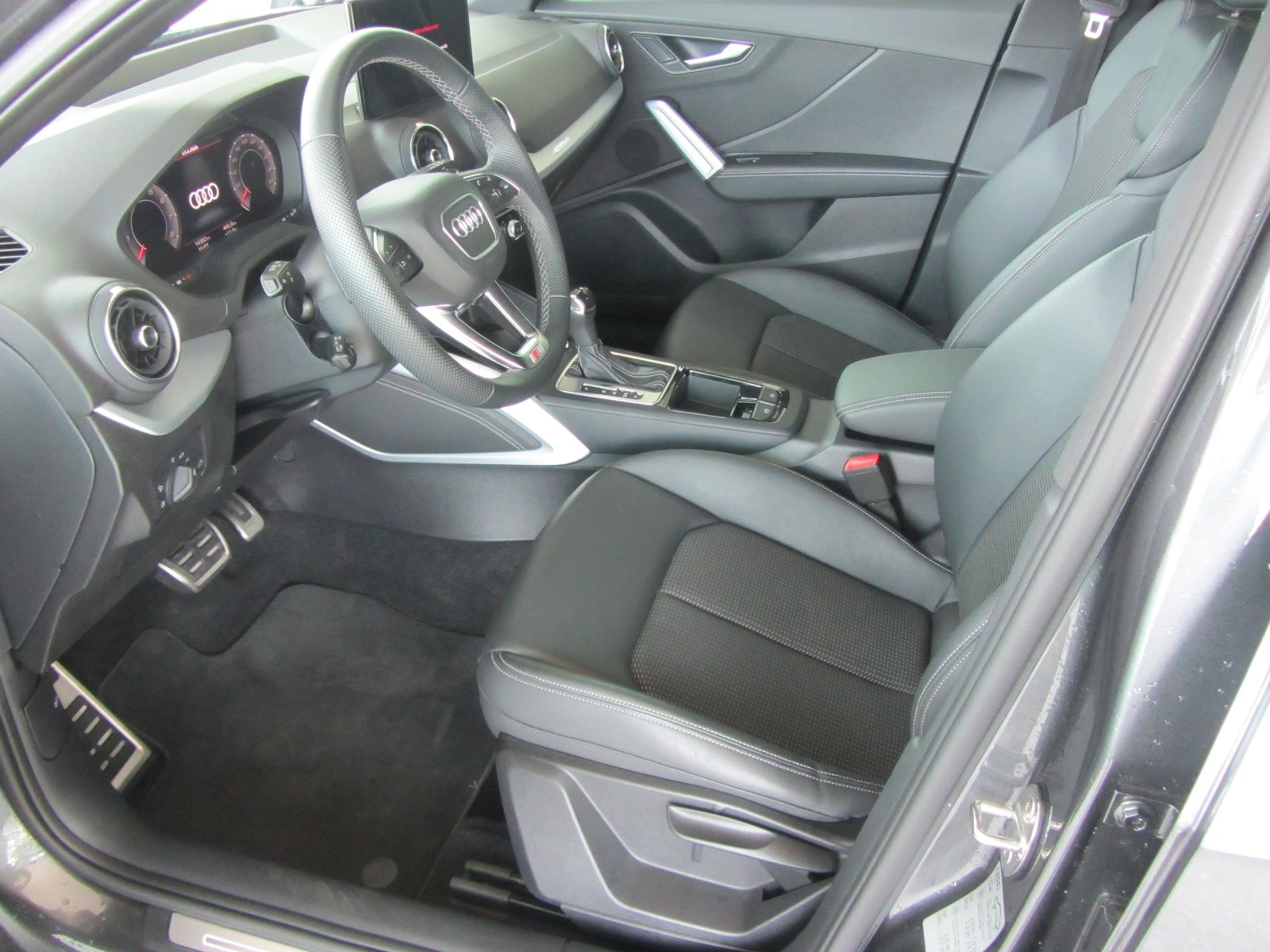 AUDI SQ2 TFSI quattro S-tronic, Benzin, Occasion / Gebraucht, Automatik - 5
