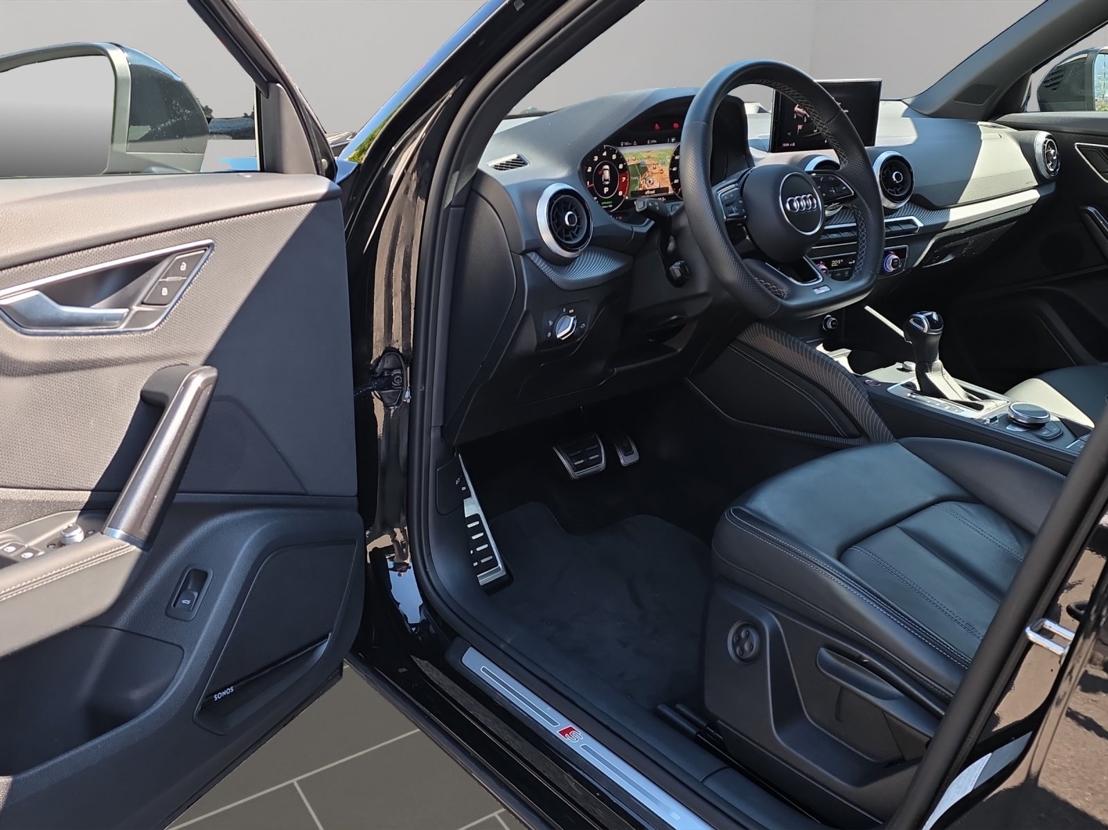 AUDI SQ2 TFSI quattro S-tronic, Benzin, Occasion / Gebraucht, Automatik - 7