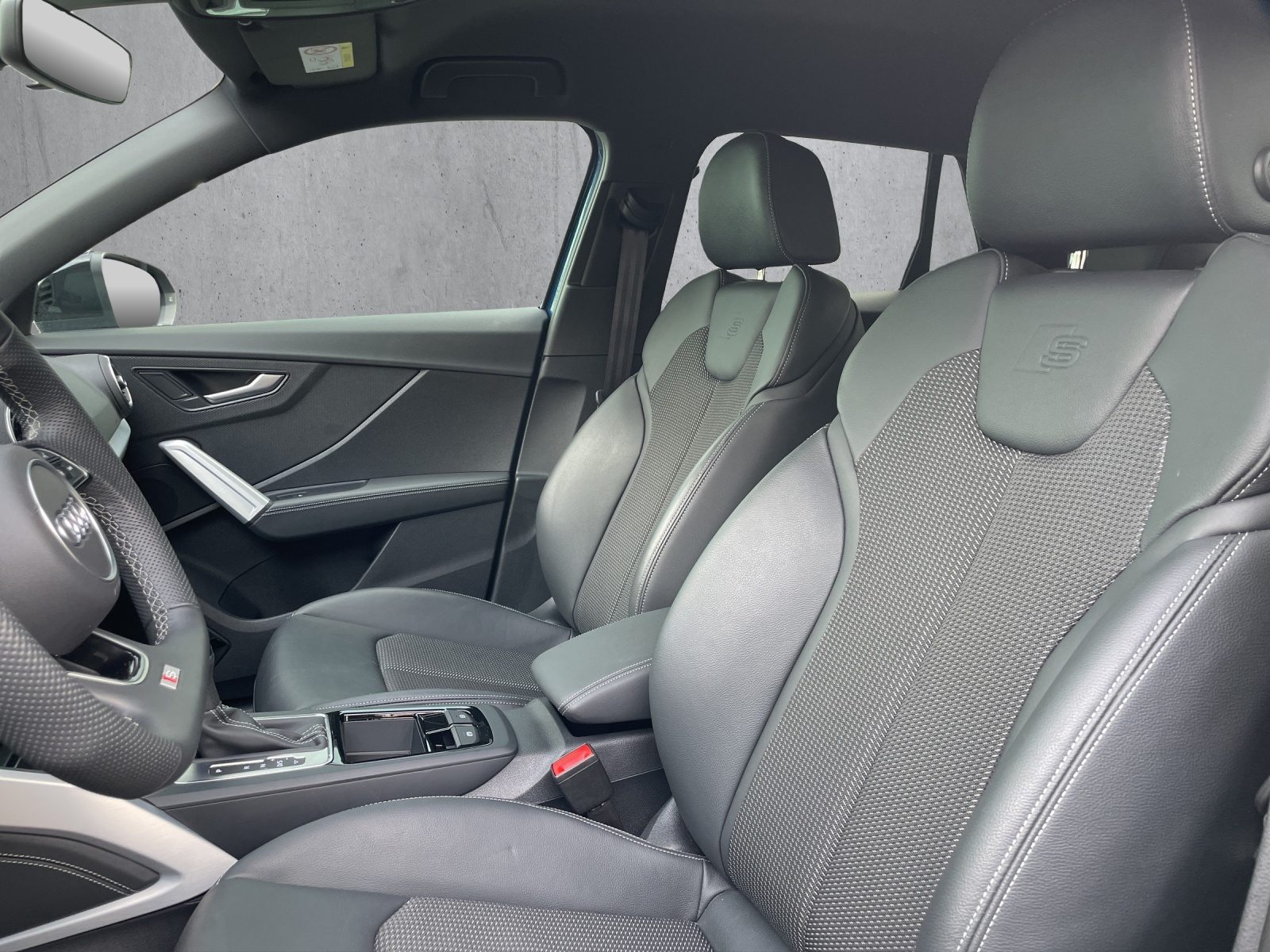 AUDI SQ2 TFSI, Essence, Occasion / Utilisé, Automatique - 7