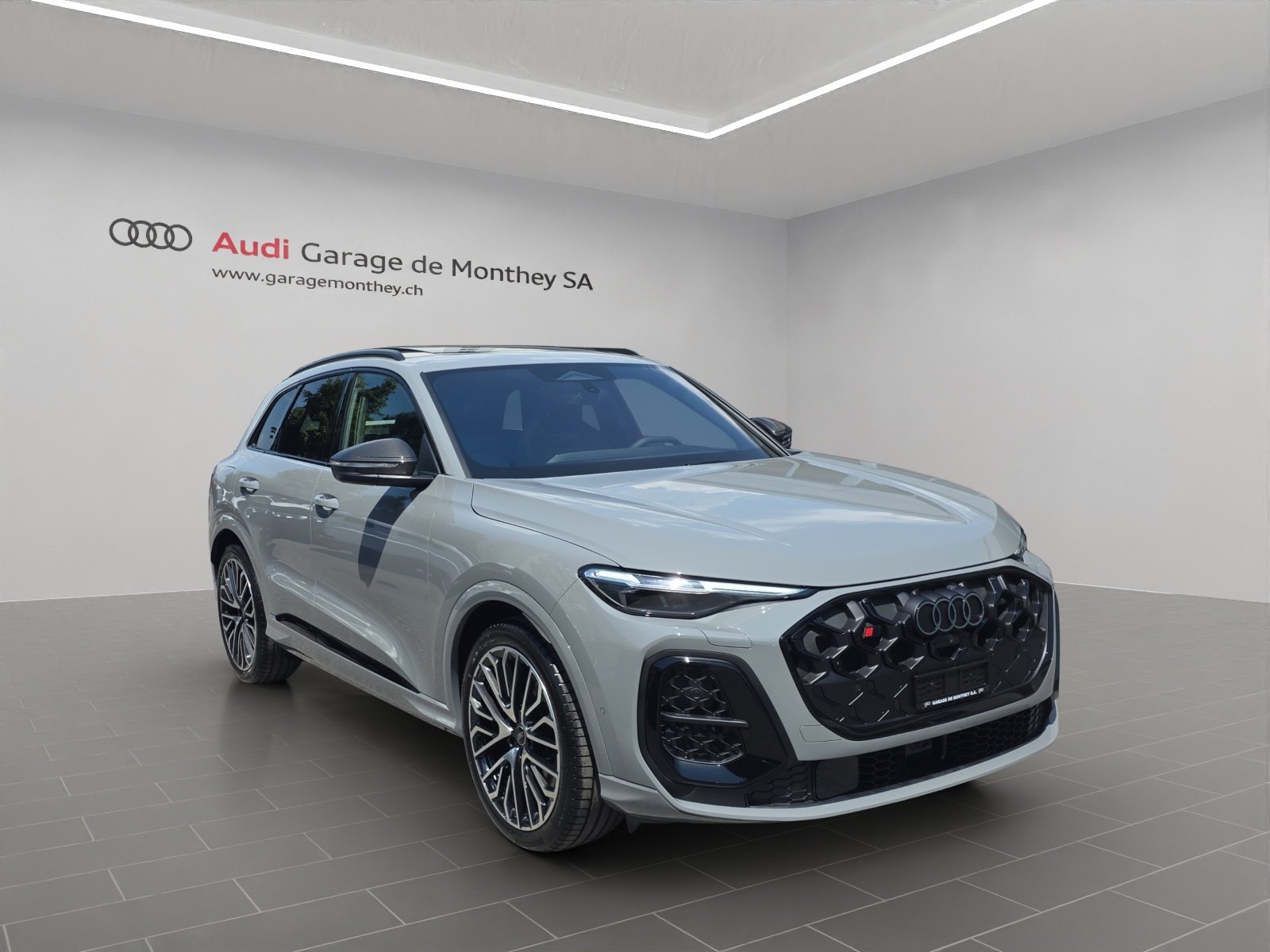 AUDI SQ5 TFSI quattro S-tronic, Mild-Hybrid Petrol/Electric, New car, Automatic - 2