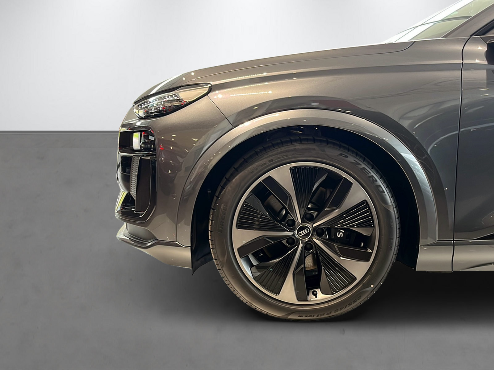 AUDI SQ6 e-tron quattro, Electric, New car, Automatic - 5
