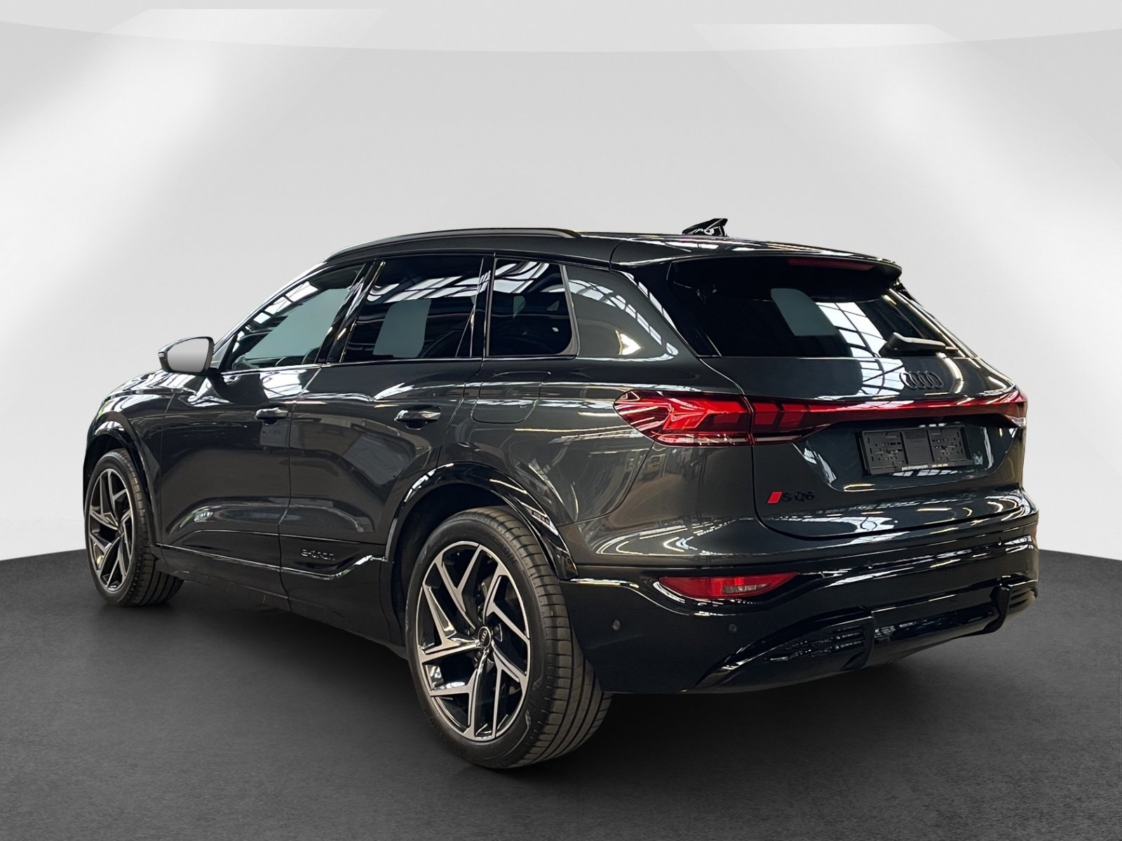 AUDI SQ6 e-tron quattro, Electric, Second hand / Used, Automatic - 4
