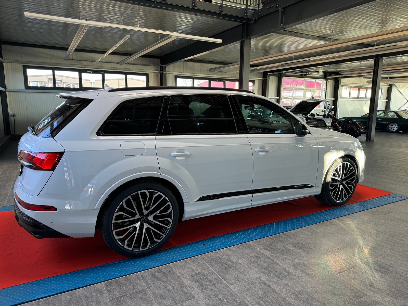 AUDI SQ7 TFSI quattro tiptronic, Petrol, New car, Automatic - 4