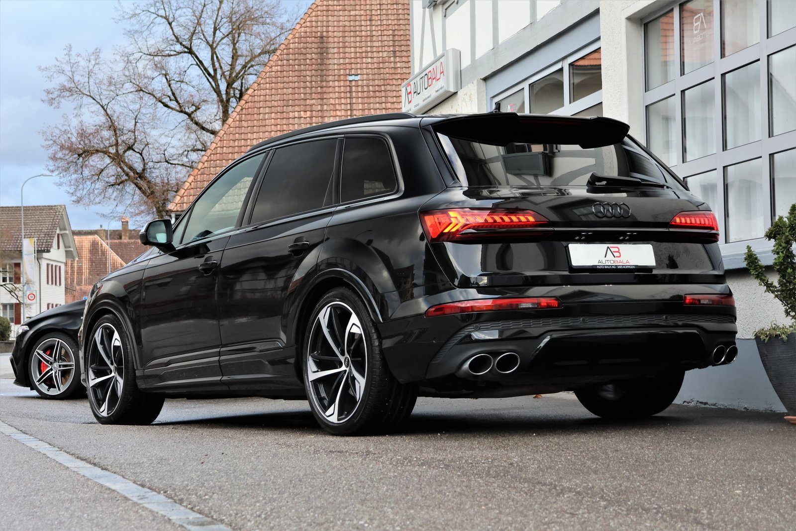 AUDI SQ7 TFSI quattro tiptronic (CH) 7 Plu00e4tzer + 3.5T AHK, Petrol, Second hand / Used, Automatic - 2
