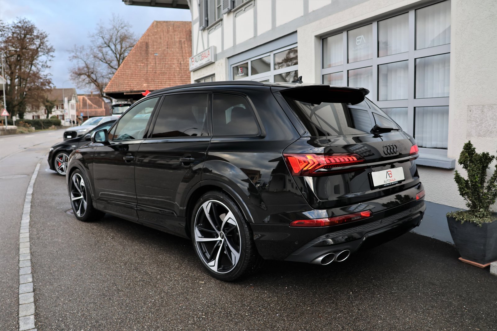 AUDI SQ7 TFSI quattro tiptronic (CH) 7 Plu00e4tzer + 3.5T AHK, Petrol, Second hand / Used, Automatic - 5