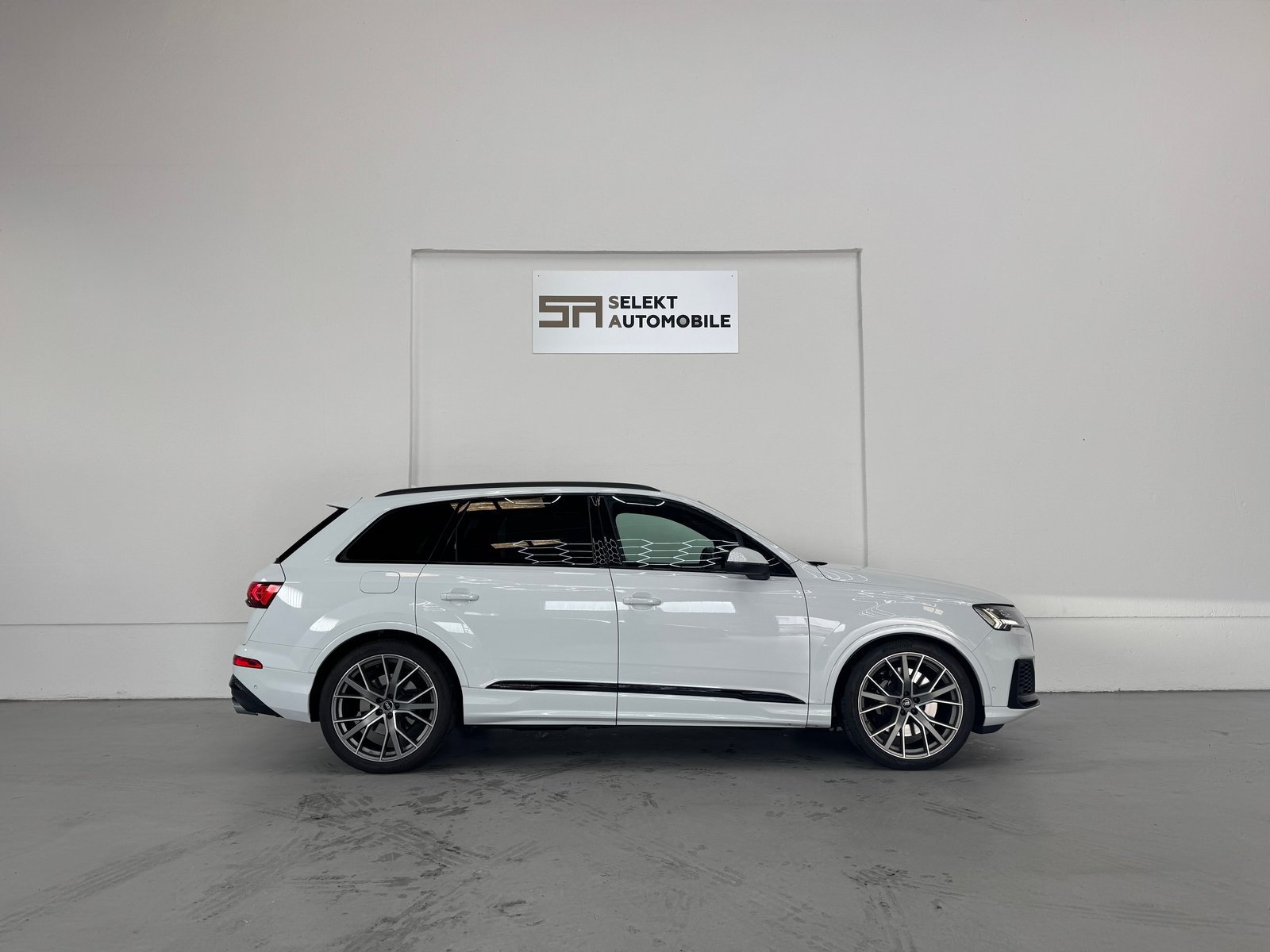 AUDI SQ7 TFSI quattro tiptronic, Benzin, Occasion / Gebraucht, Automatik - 7