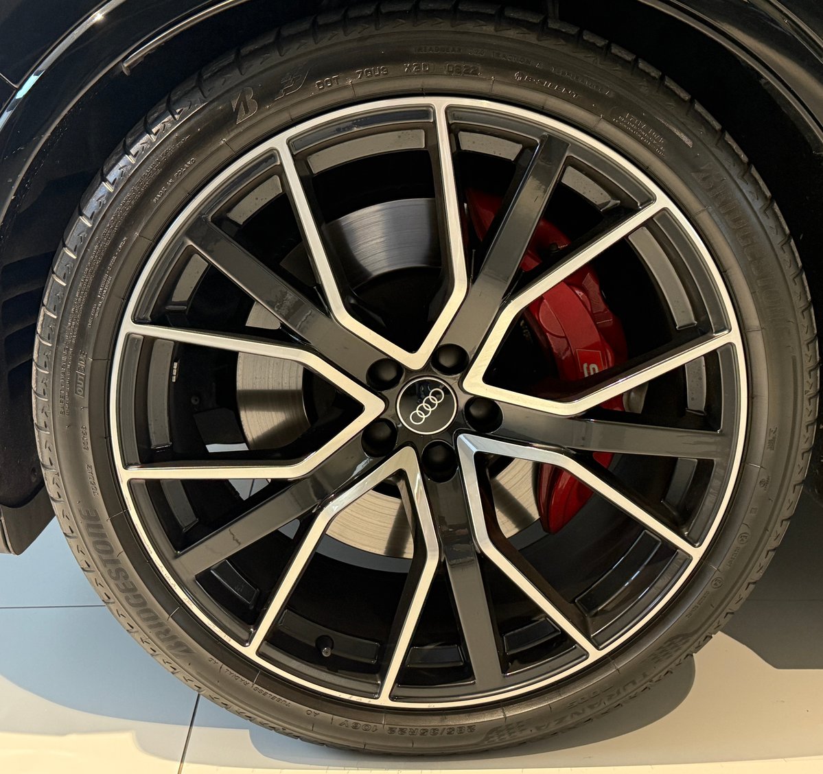 AUDI SQ7 TFSI quattro tiptronic ***ALL-BLACK***PANORAMADACH***BEN, Benzin, Occasion / Gebraucht, Automat - 4