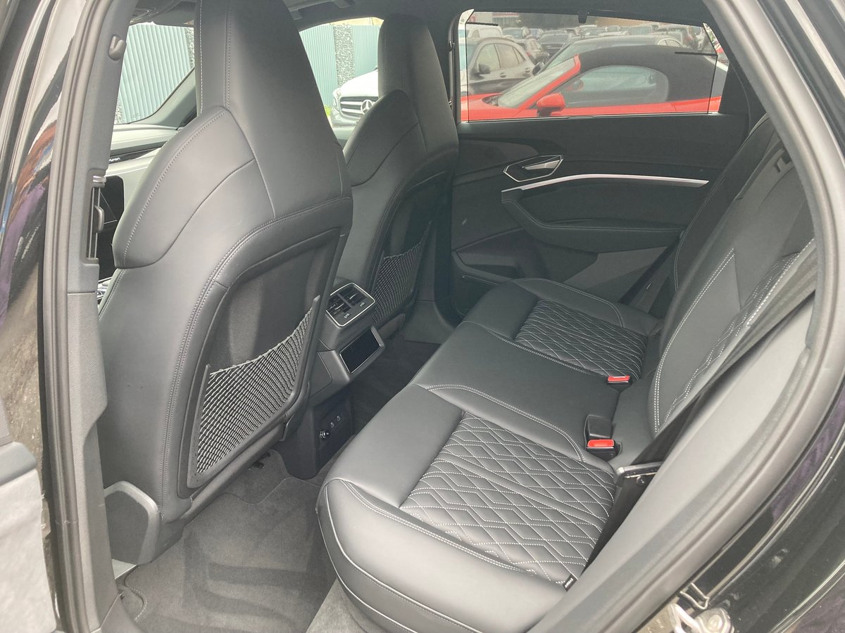 AUDI SQ8 Sportback e-tron quattro, Elektro, Occasion / Gebraucht, Automatik - 7